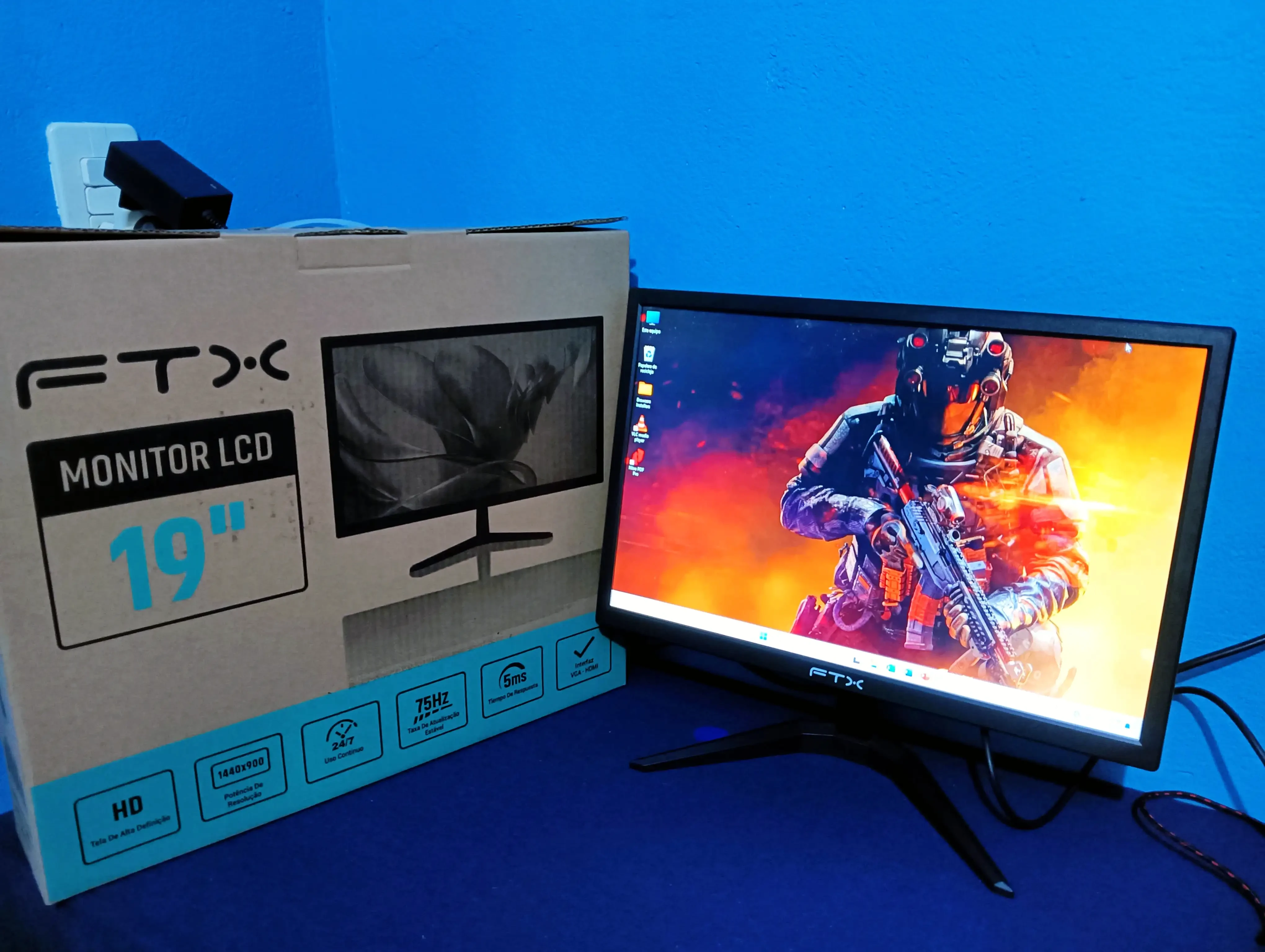 Monitor FTX 19 "