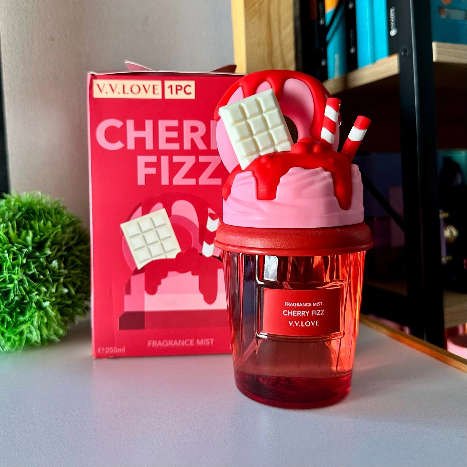 Nacional - Cherry Fizz  de VV LOVE 250ml Body Mist - Unisex