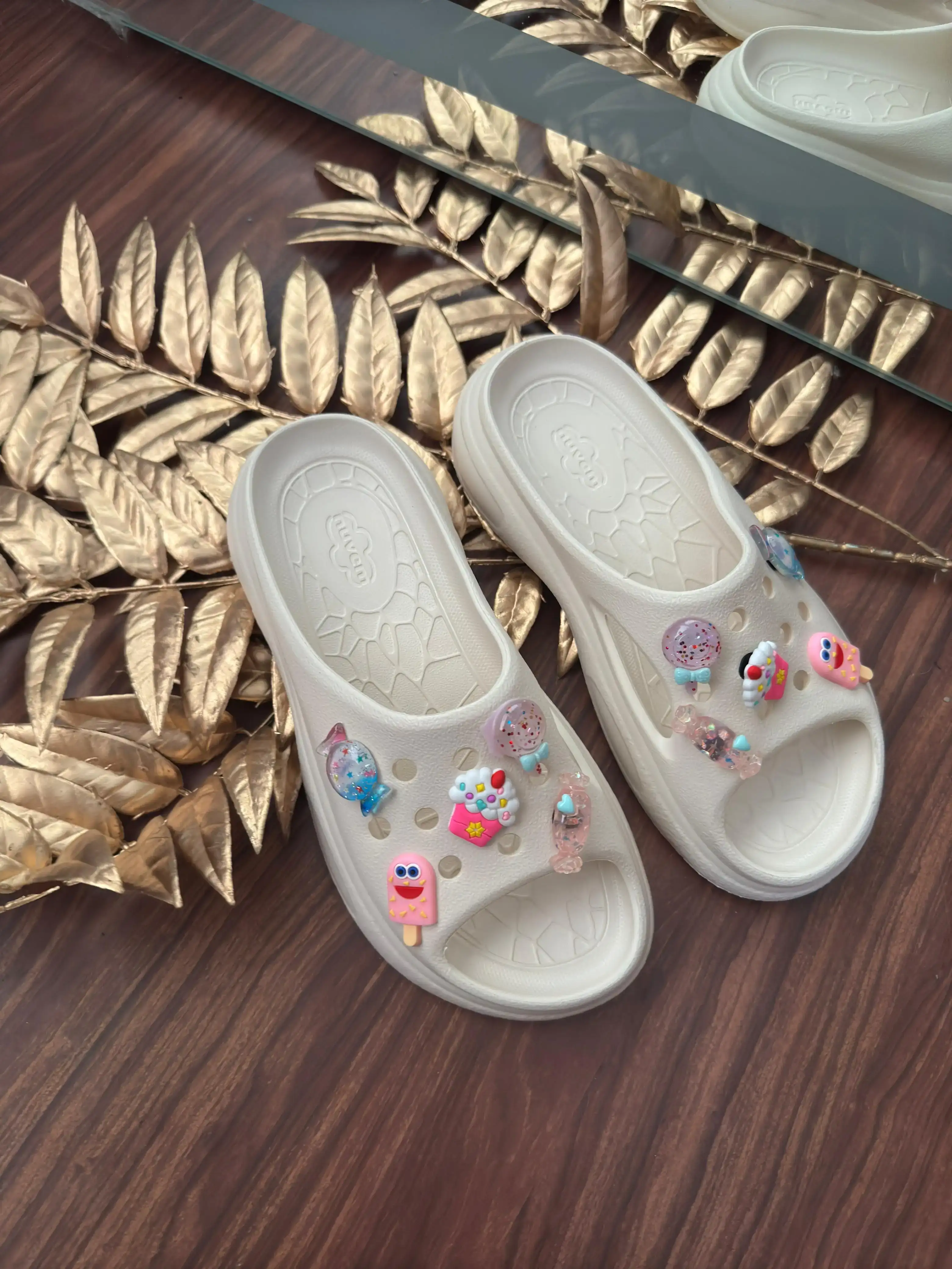 CHINELO SLIDE BOTTONS 4