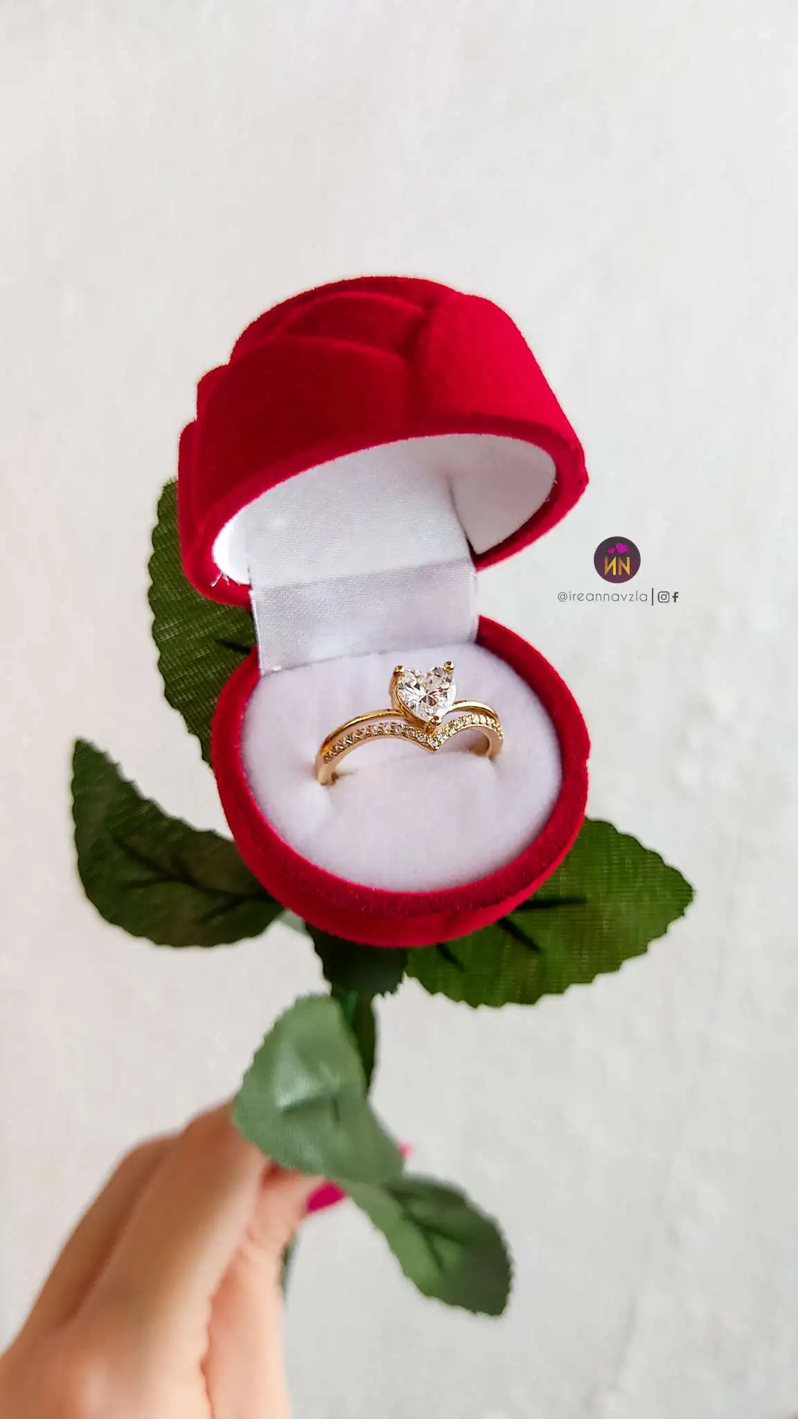 Rosa eterna con anillo de promesa 💍 4
