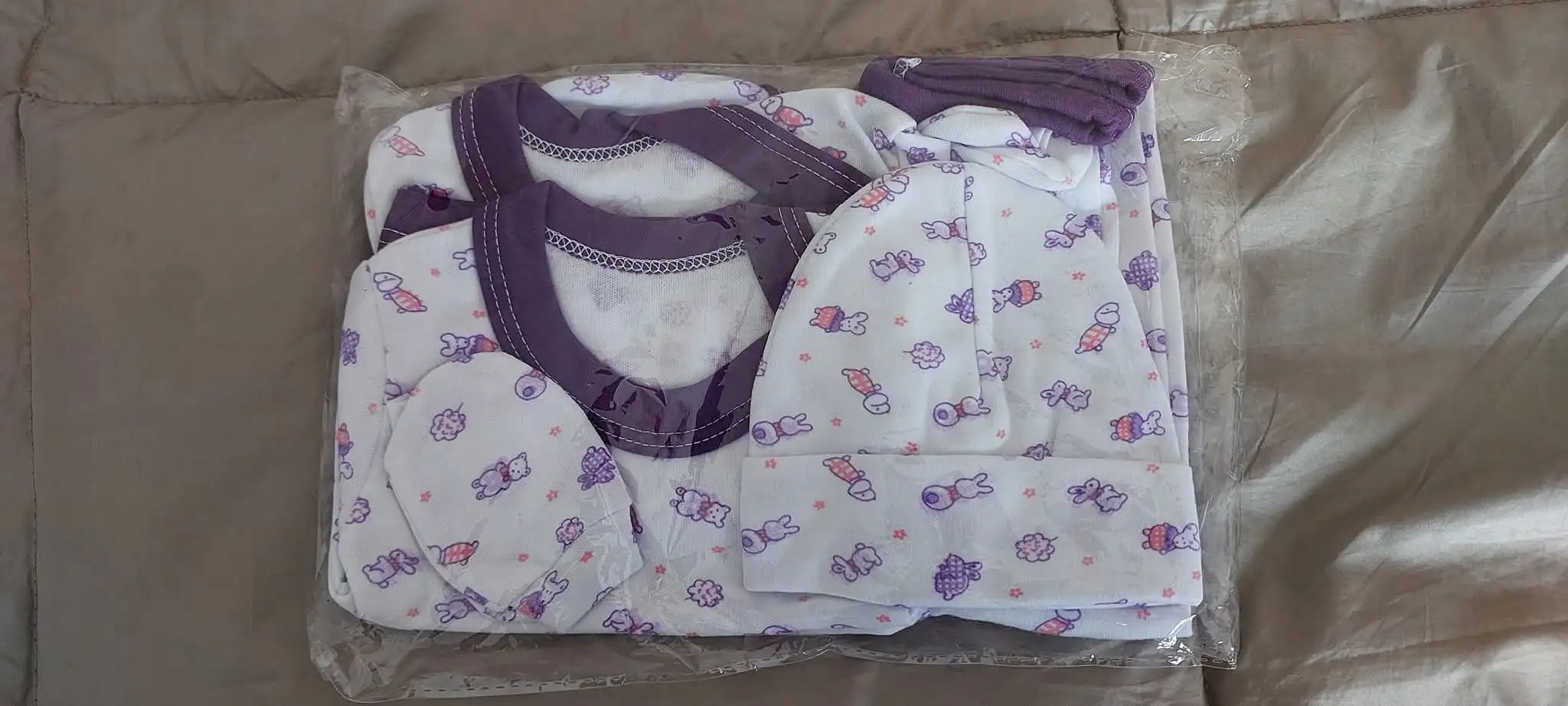Ajuar 5 piezas morado 0/3 meses