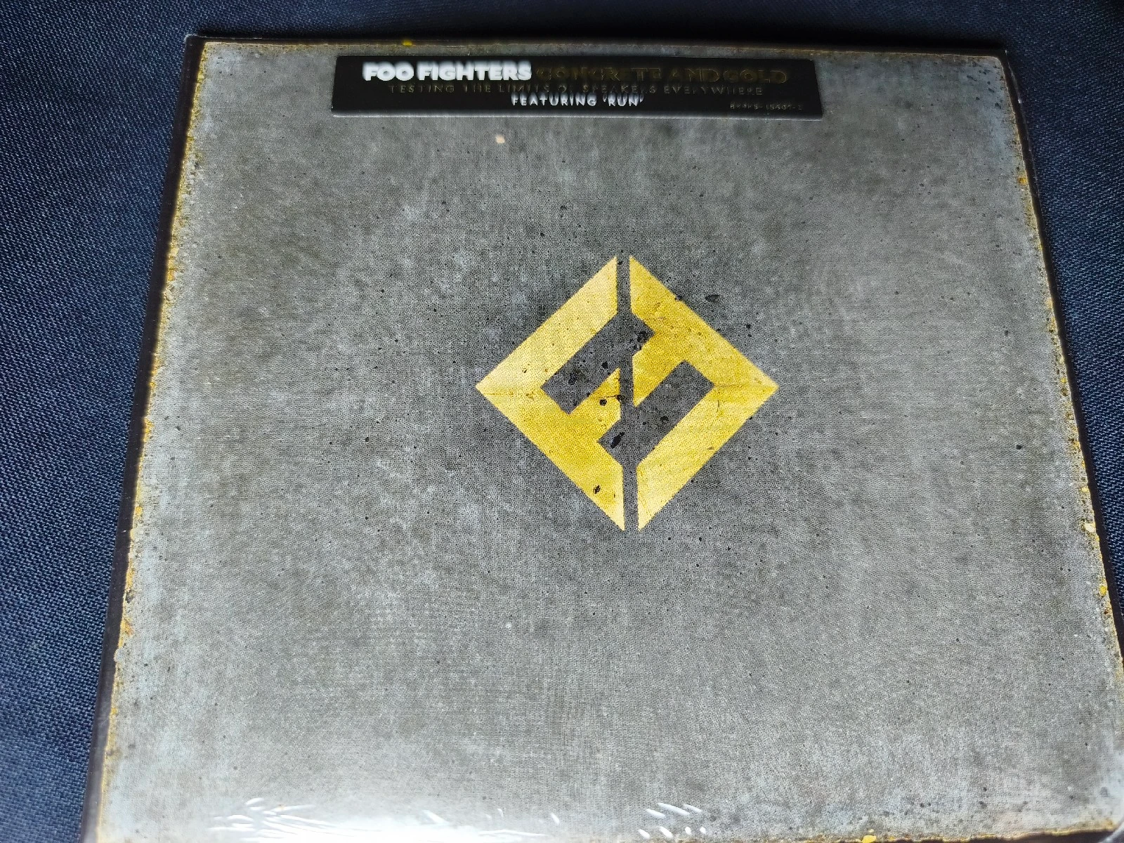 Foo Fighters - Concrete And Gold (GERMANY)