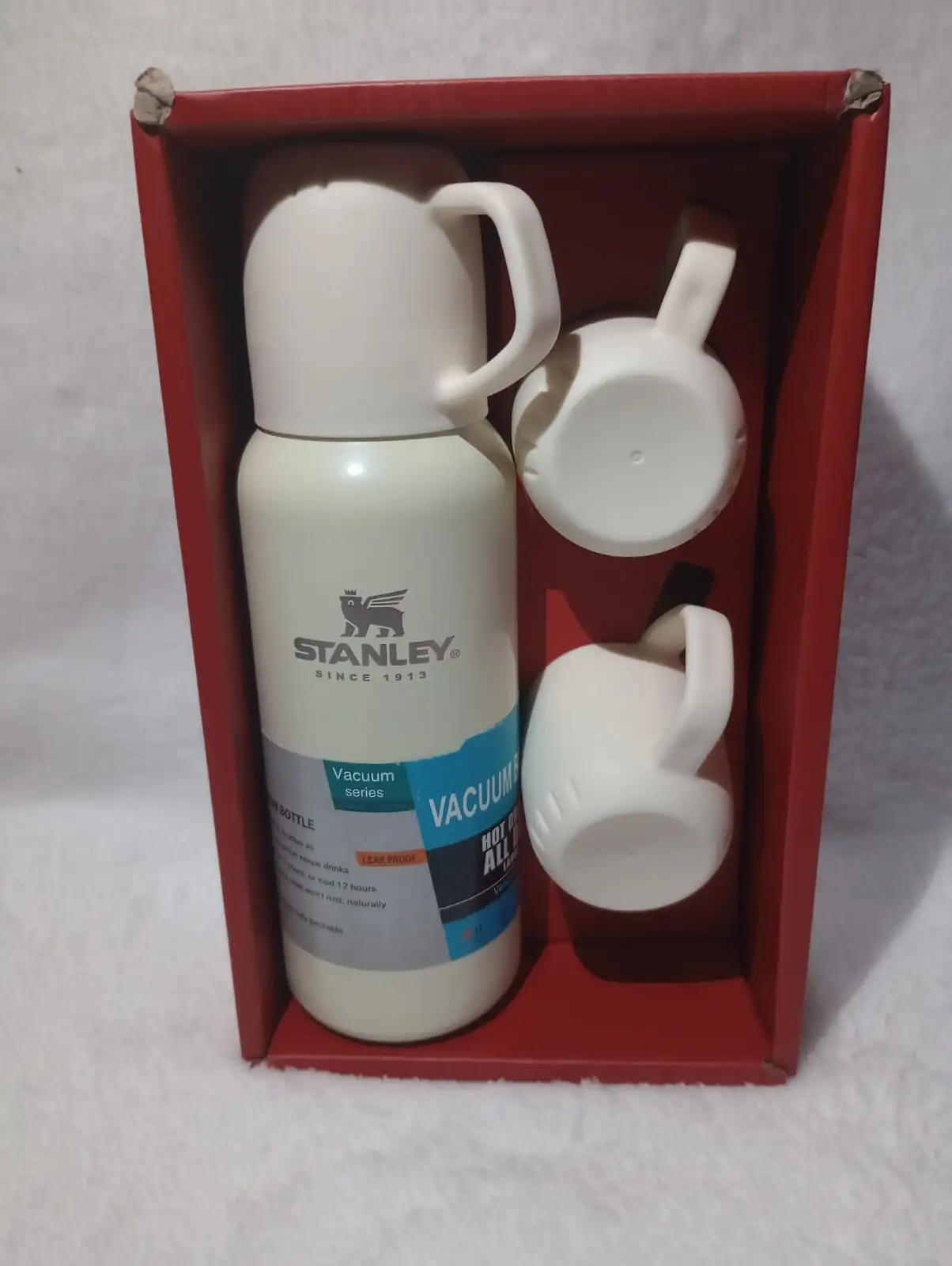 Termo con tazas 