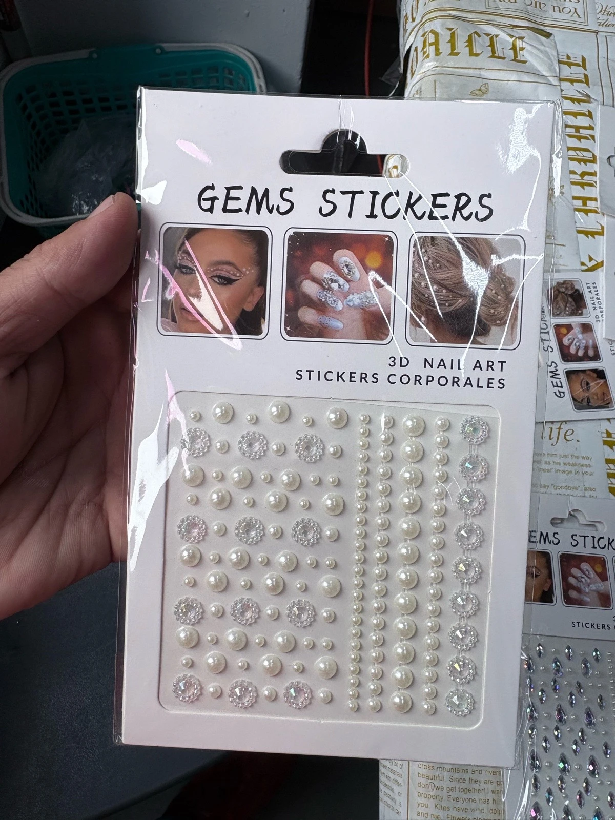 DOCENA DE GEMAS DE PERLAS ADHESIVAS 2