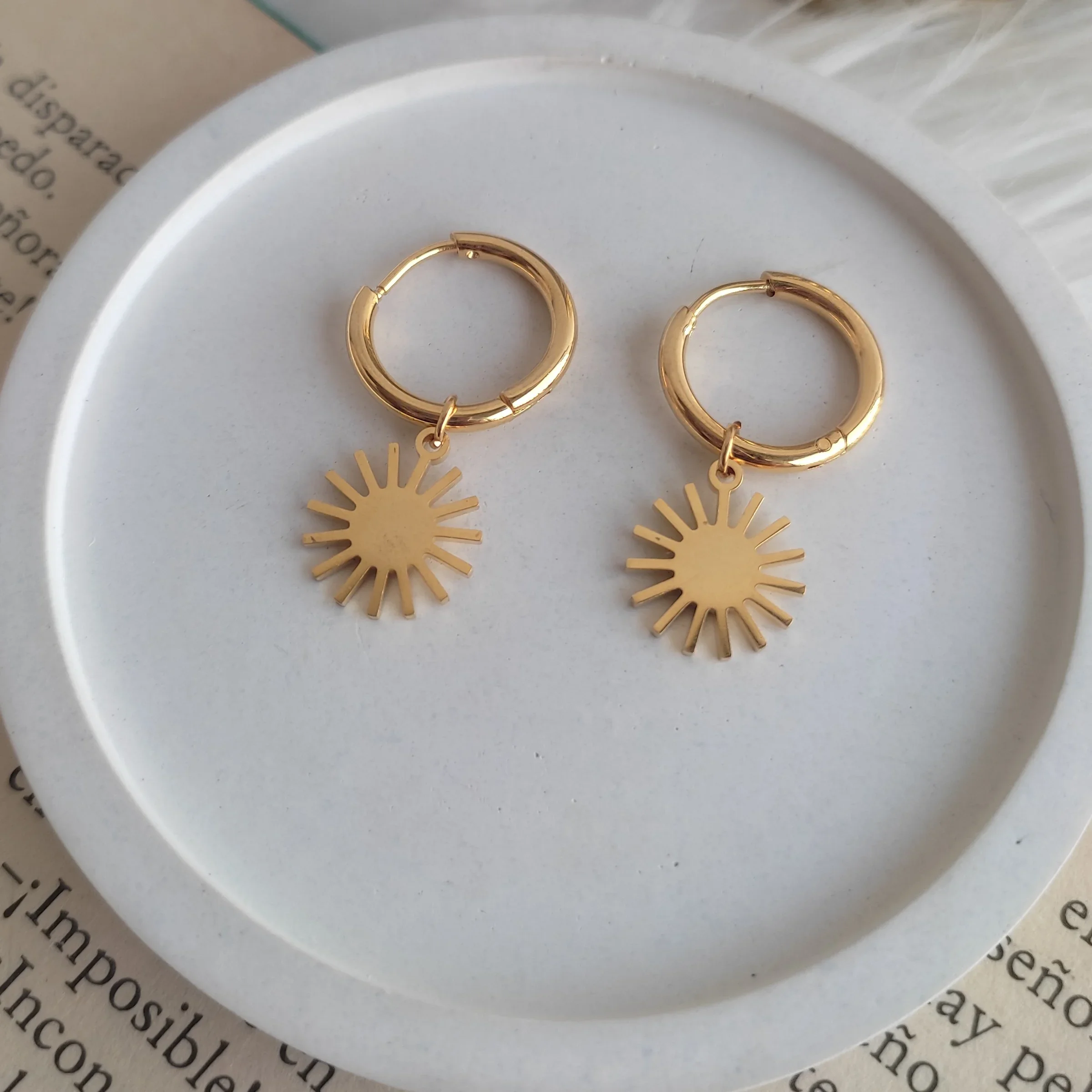 Hoops clip solecito
