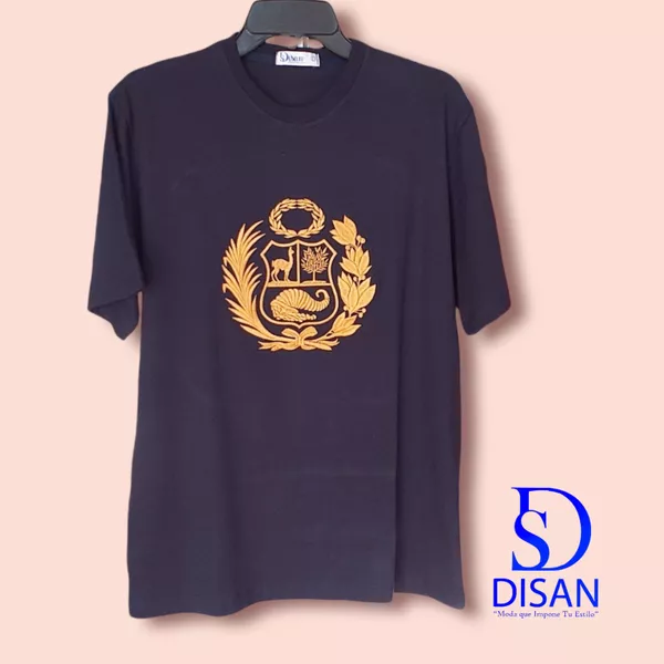 Polo azul marino escudo dorado