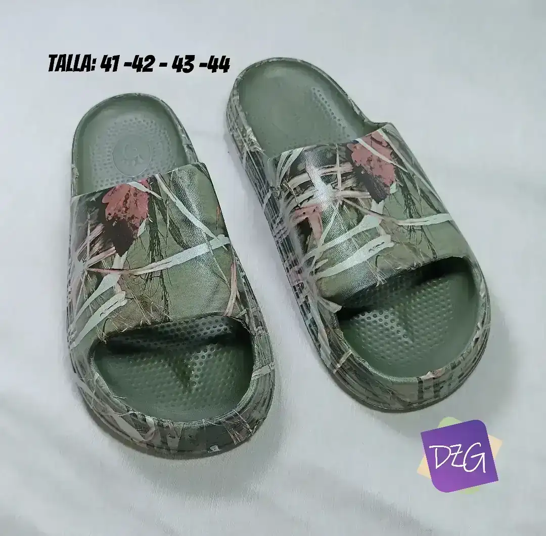 Chanclas de caballero capellada con estampado  2