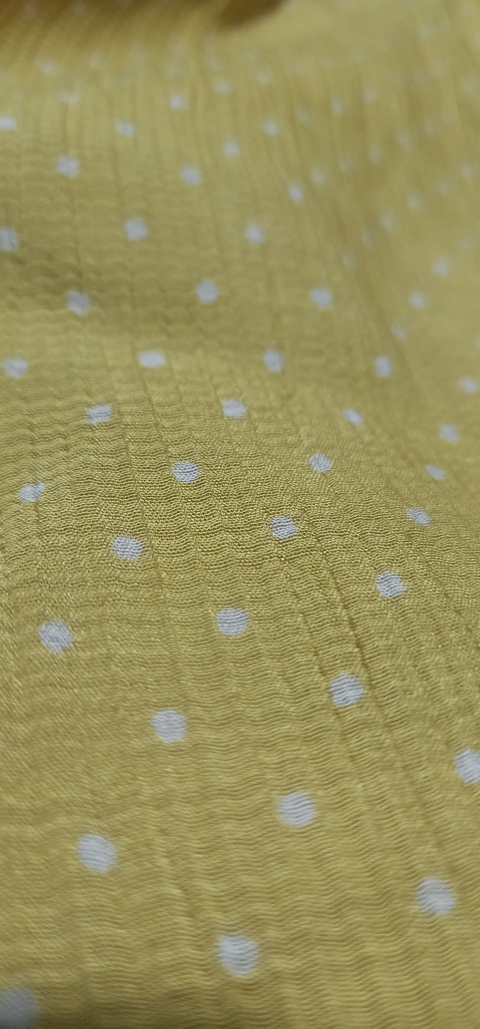 Blusa amarilla con puntos 2