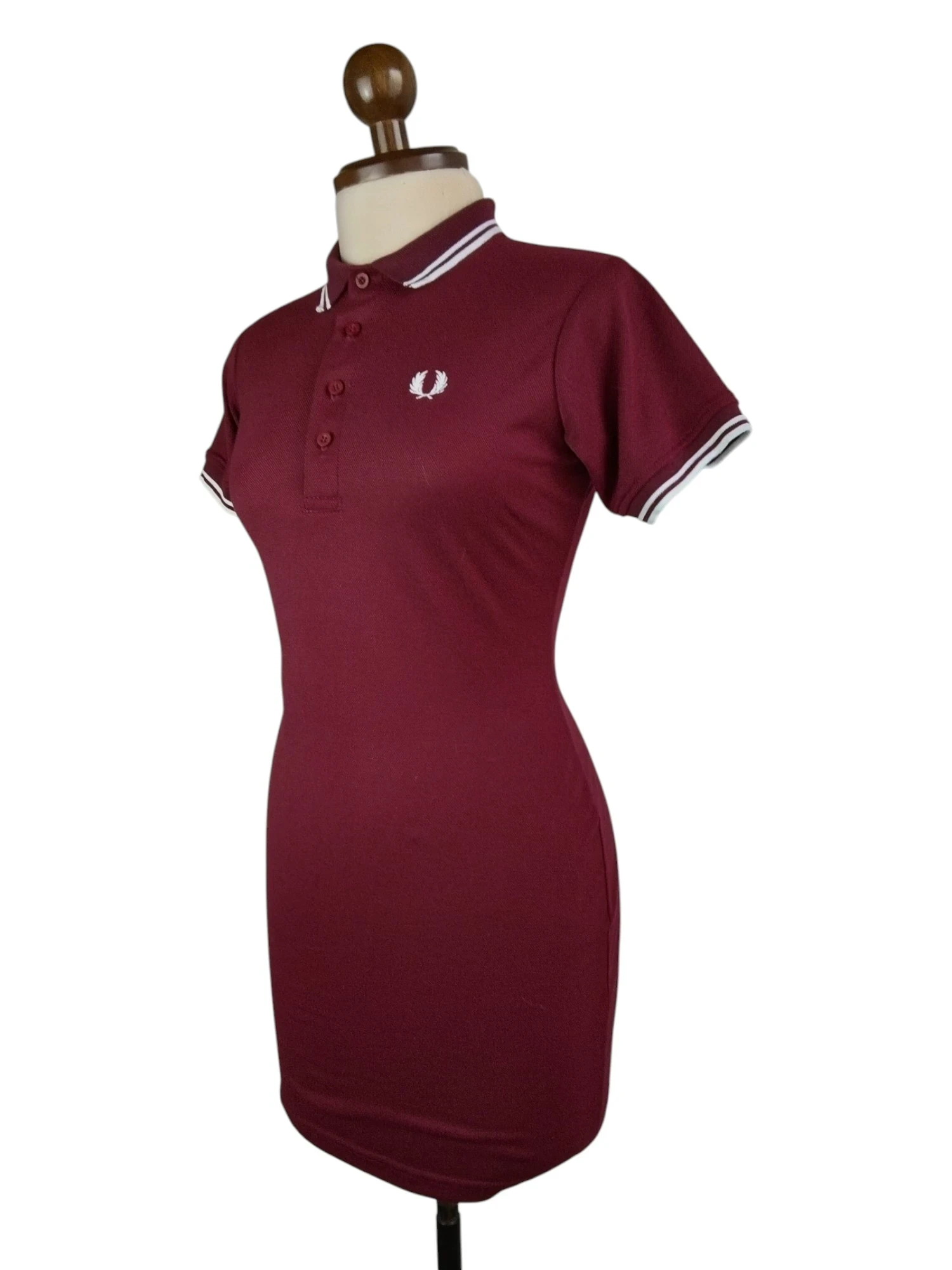 Vestido estilo polo vinotinto talla M  2