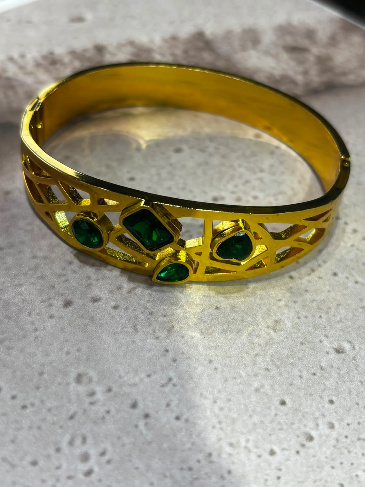 brazalete acero con enchape en oro 