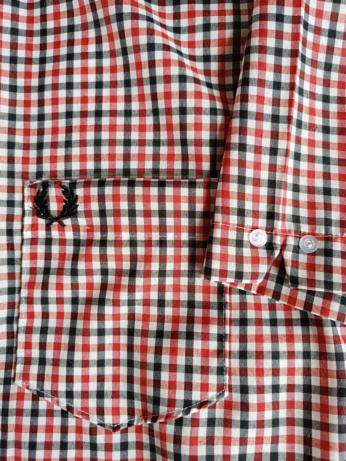 Camisa cuadros pequeños rojo con negro 2
