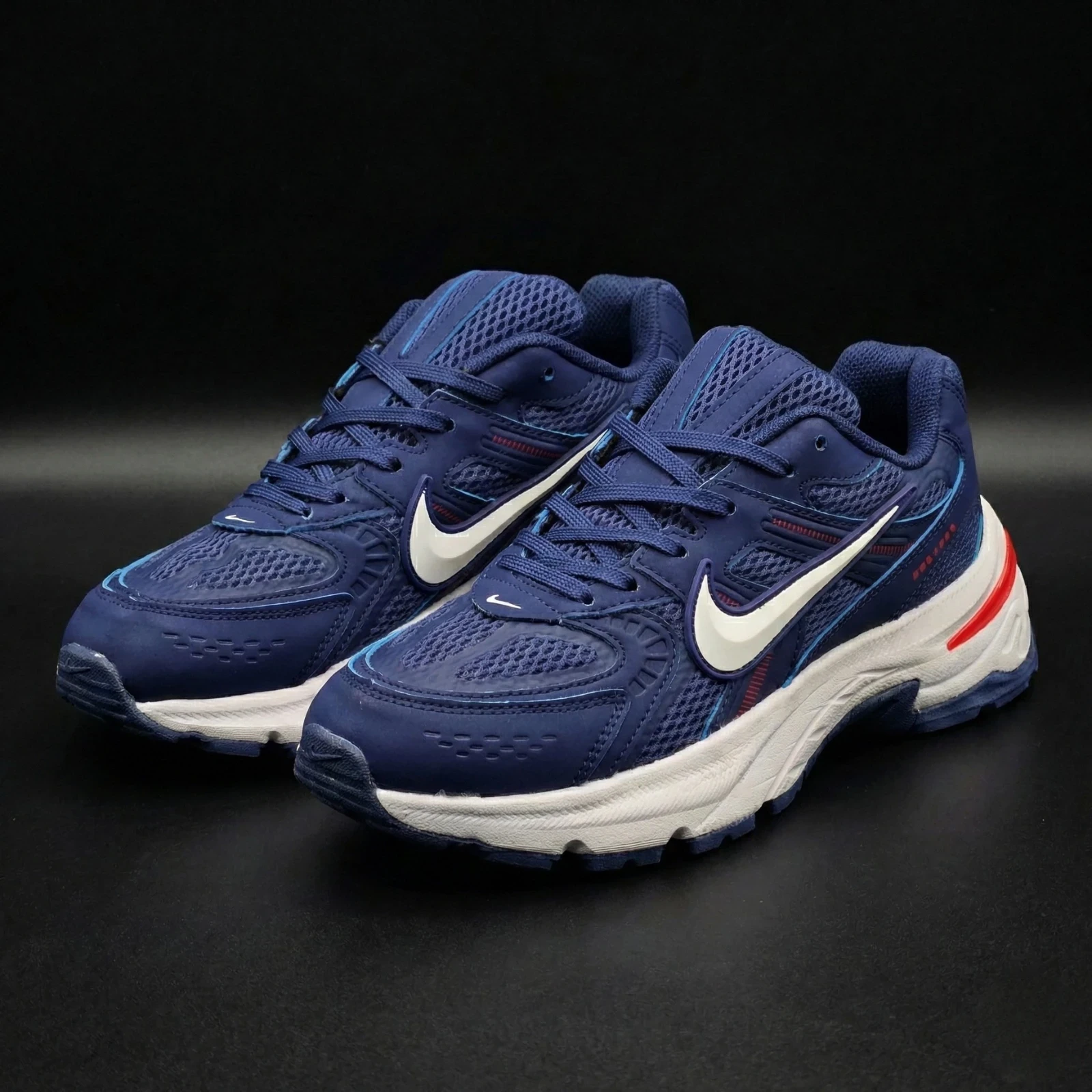 ZAPATILLAS NIKE V2K RUN (RÉPLICA 1.1)