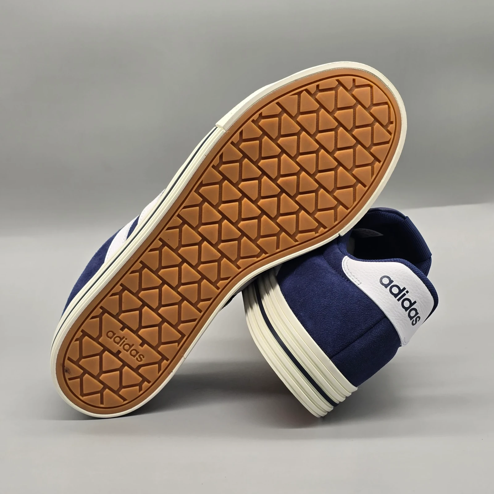 ADIDAS DAILY 4.0 10