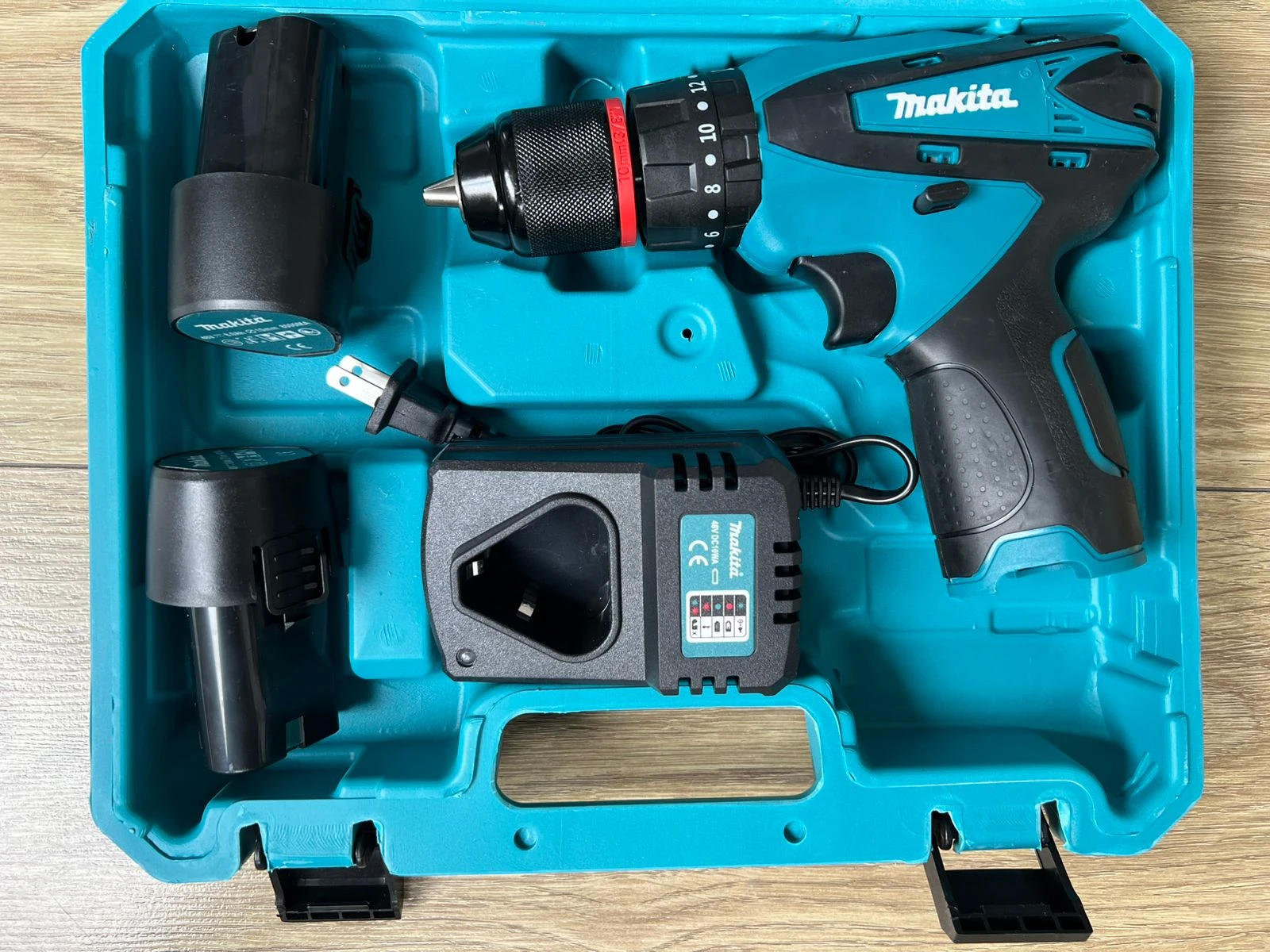 Taladro 48 Voltios makita mandril de 38 5