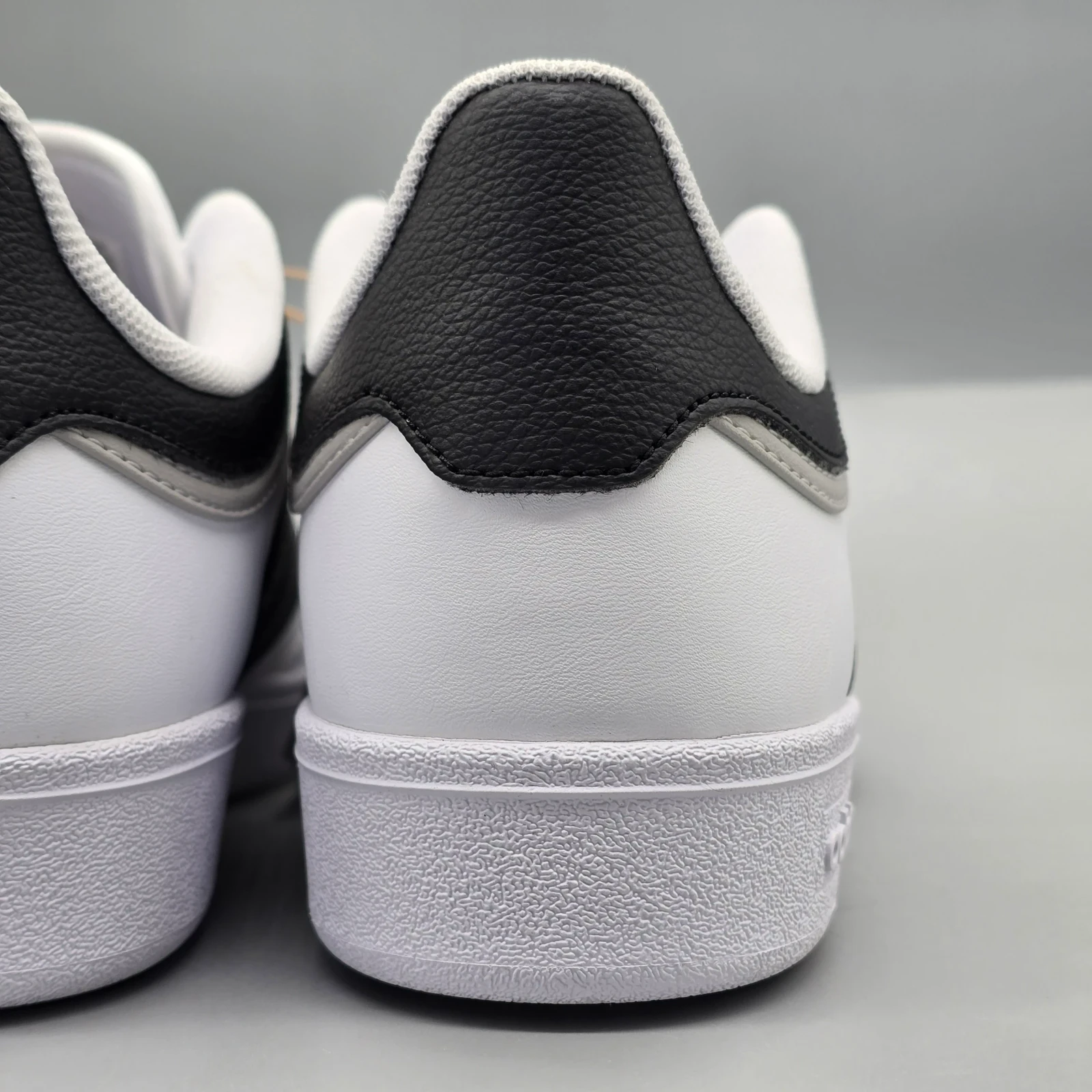 ADIDAS HOOPS 4.0 9