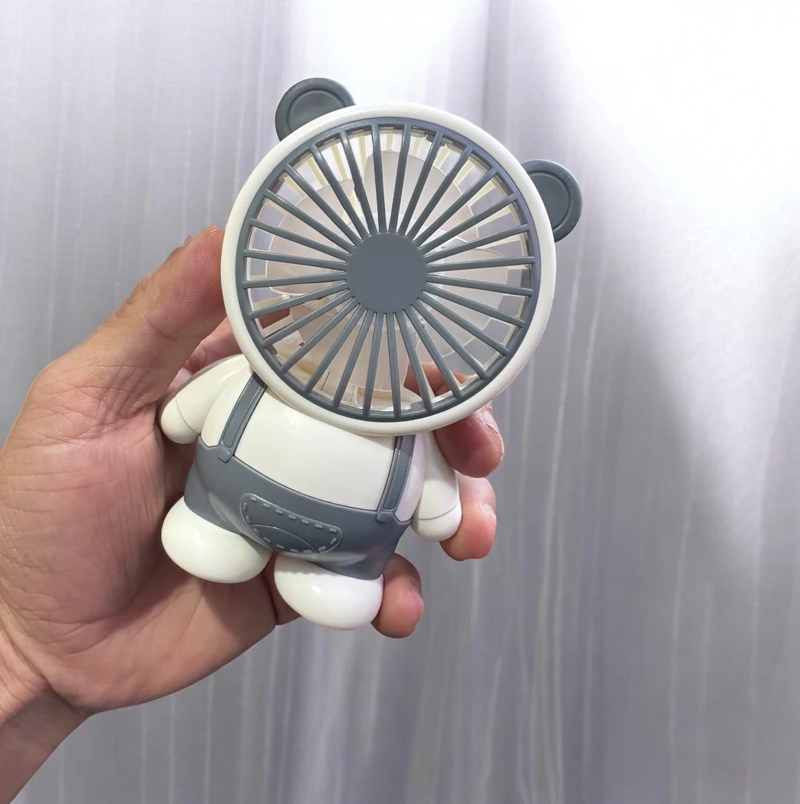 Mini ventilador osito tres velocidades  2