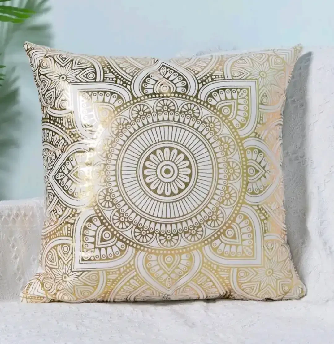 Cojin mandala dorado