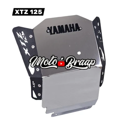 AC XTZ 125 PECHERA PROTECTOR MOTOR XTZ 125 3D CROMO CON ALETAS Y LOGO NEGRO URUS PR1273-01