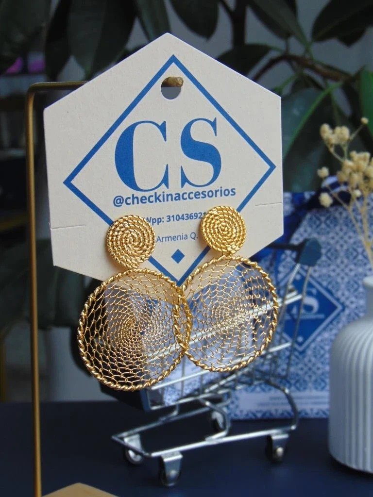 ARETES BAÑO DE ORO 24K CARACOL ENTORCHADO MALLA TEJIDO