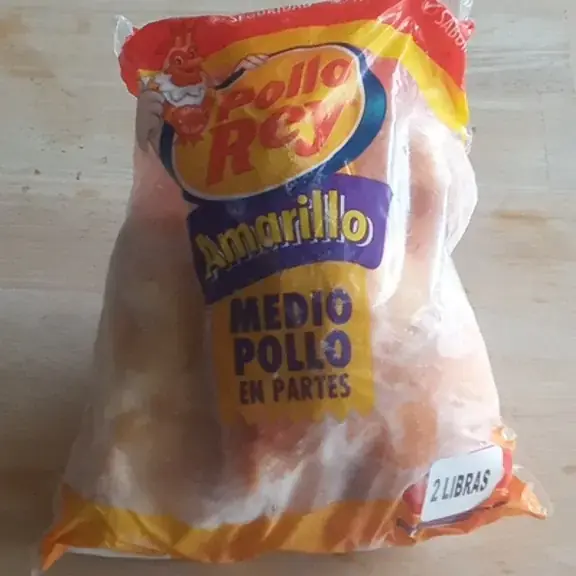 Pollo rey medio pollo 