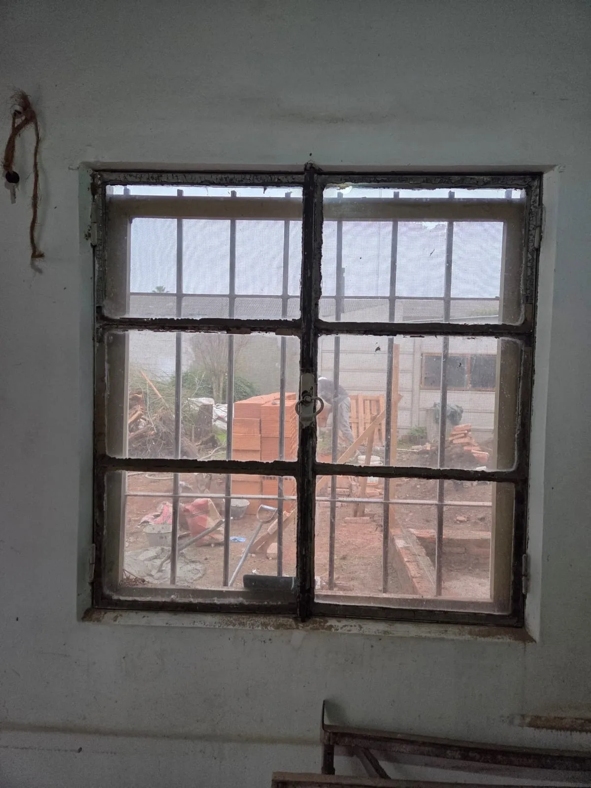 Ventana de hierro 0,95x0,95 