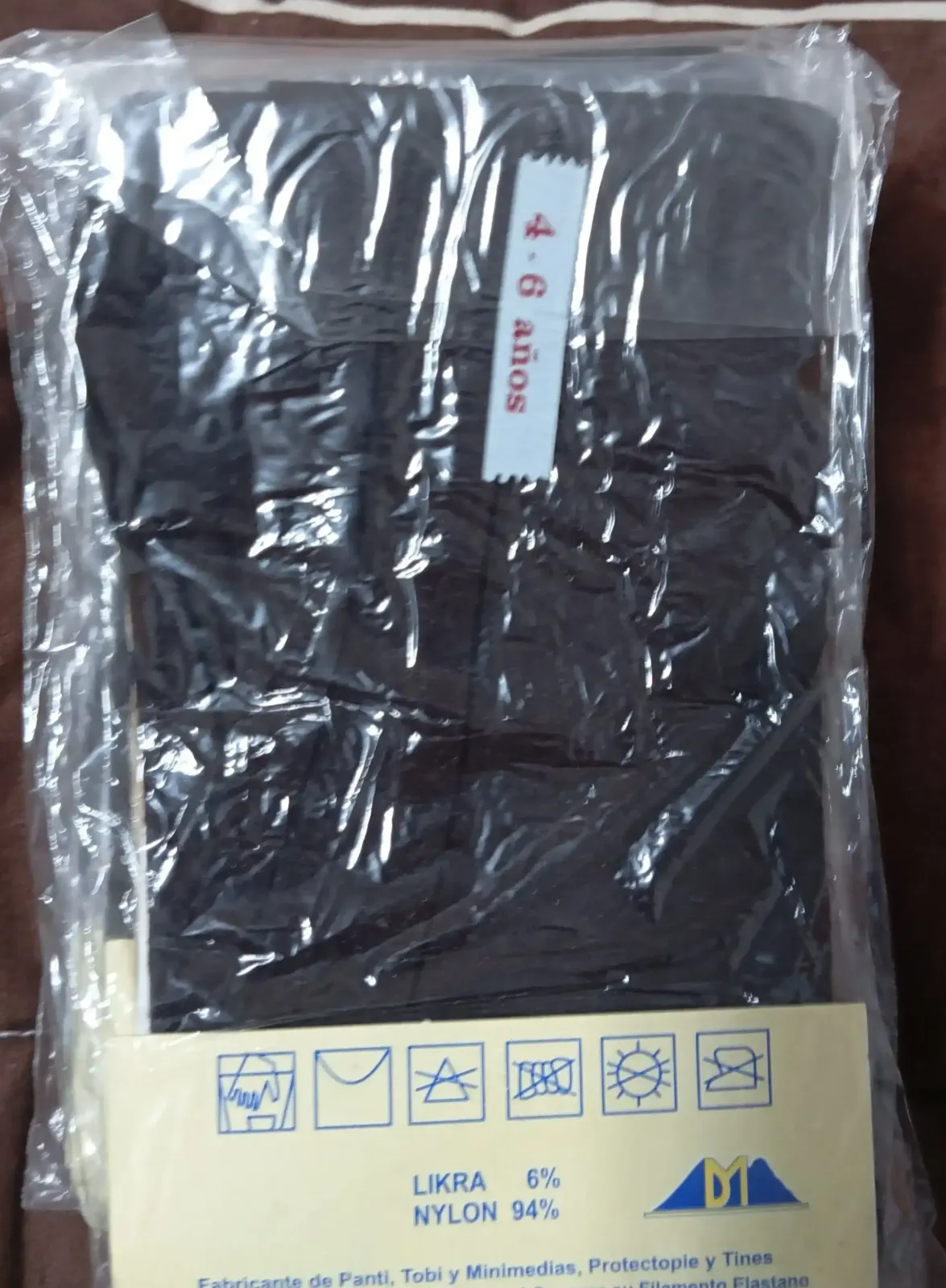 Malla lisa de nylon delgadas 4-6 años café