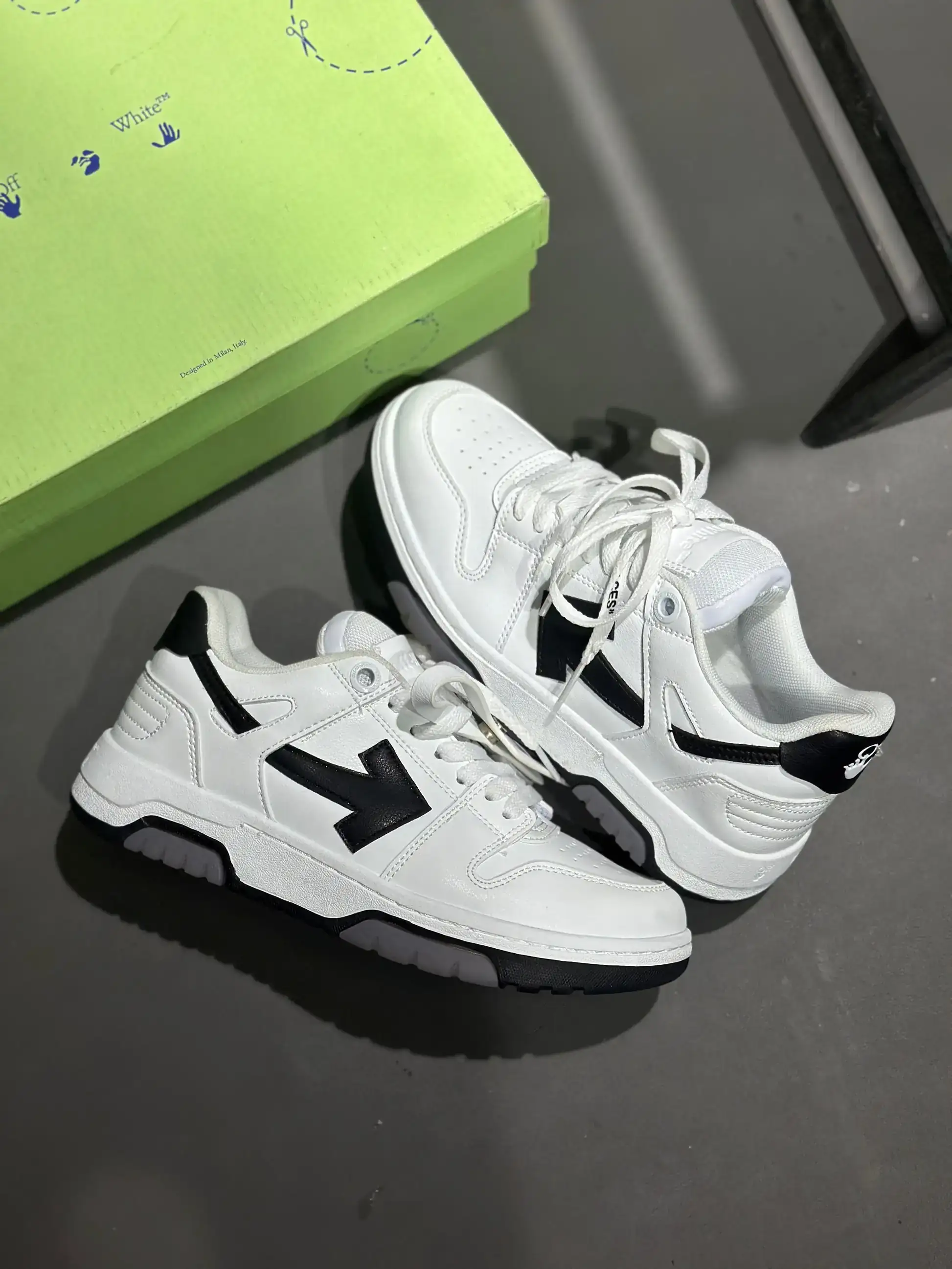 OFF WHITE BLANCO NEGRO DAMA  2