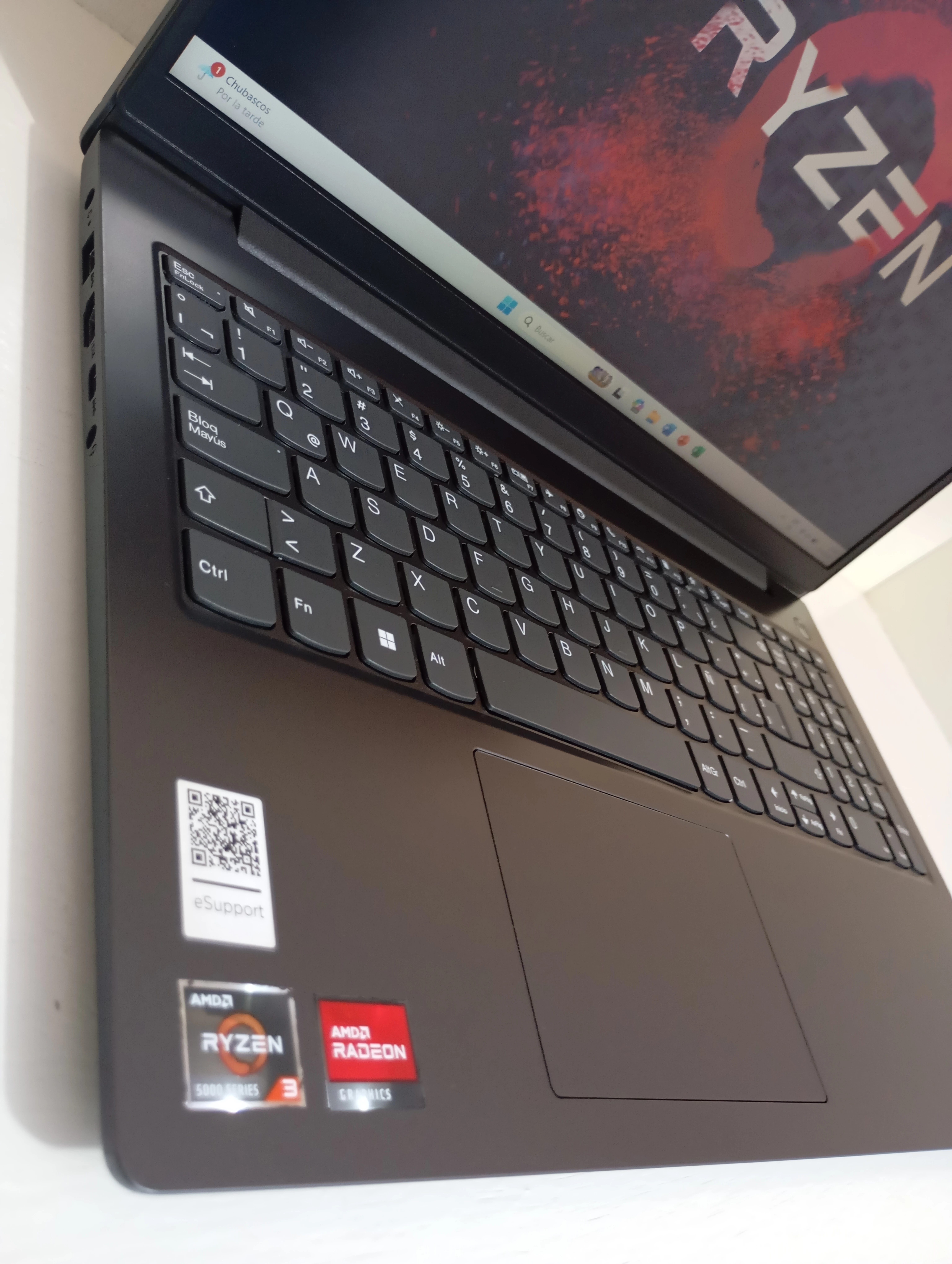 Lenovo Ryzen 3 Semi nuevo  5