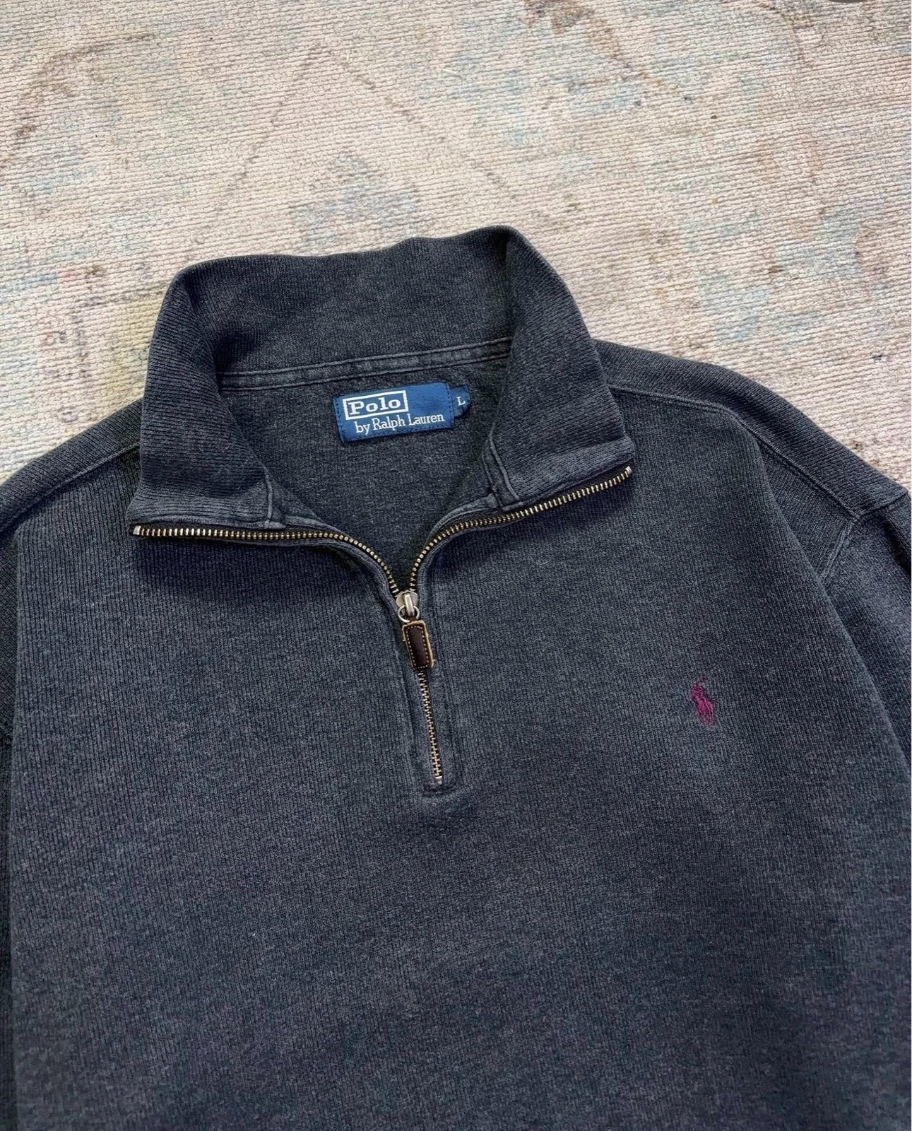 Suéter quarter-zip Polo by Ralph Lauren efecto deslavado / gris oscuro.  2