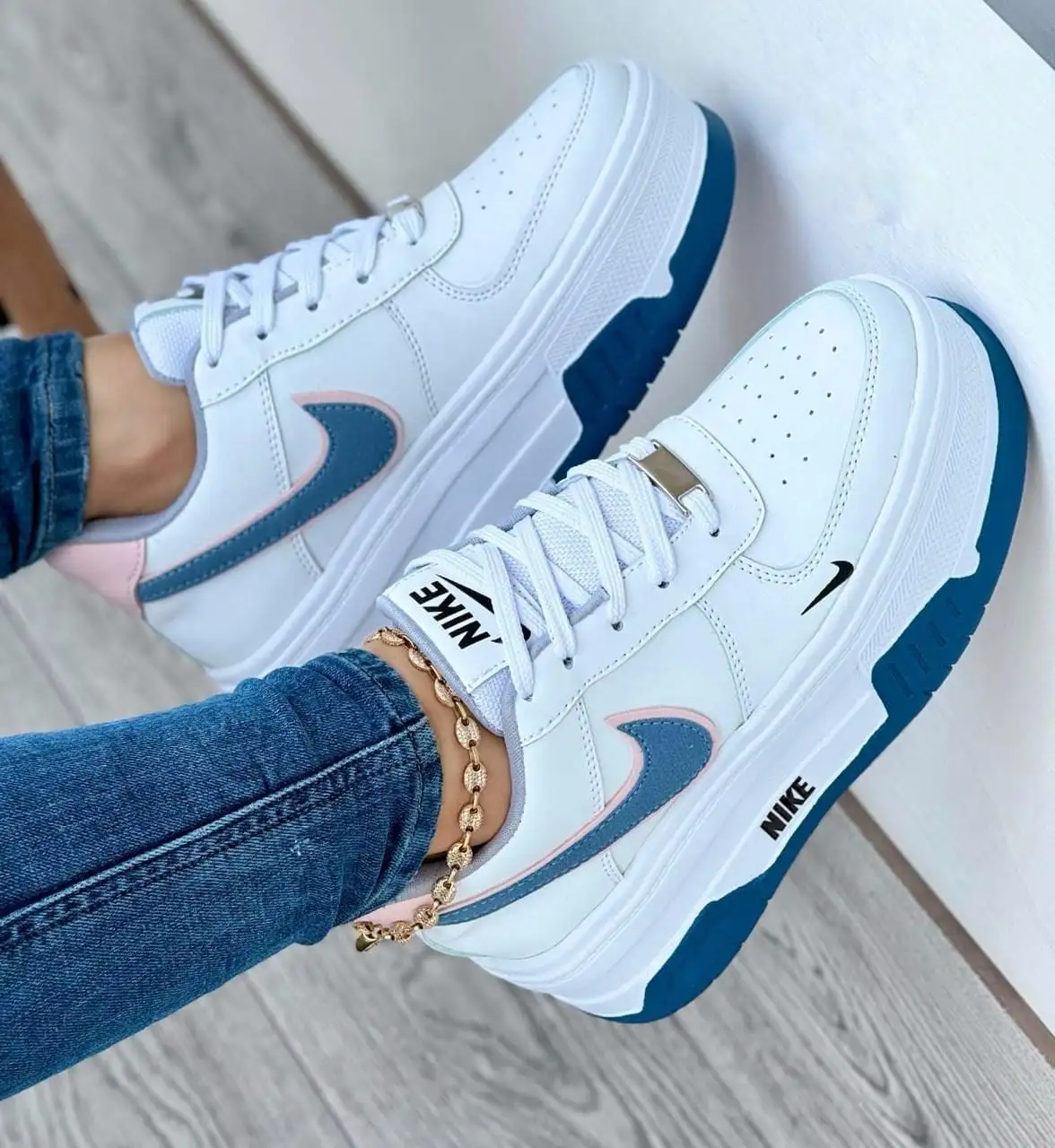 Tenis Nike Suela alta Blanco Azul Dama 