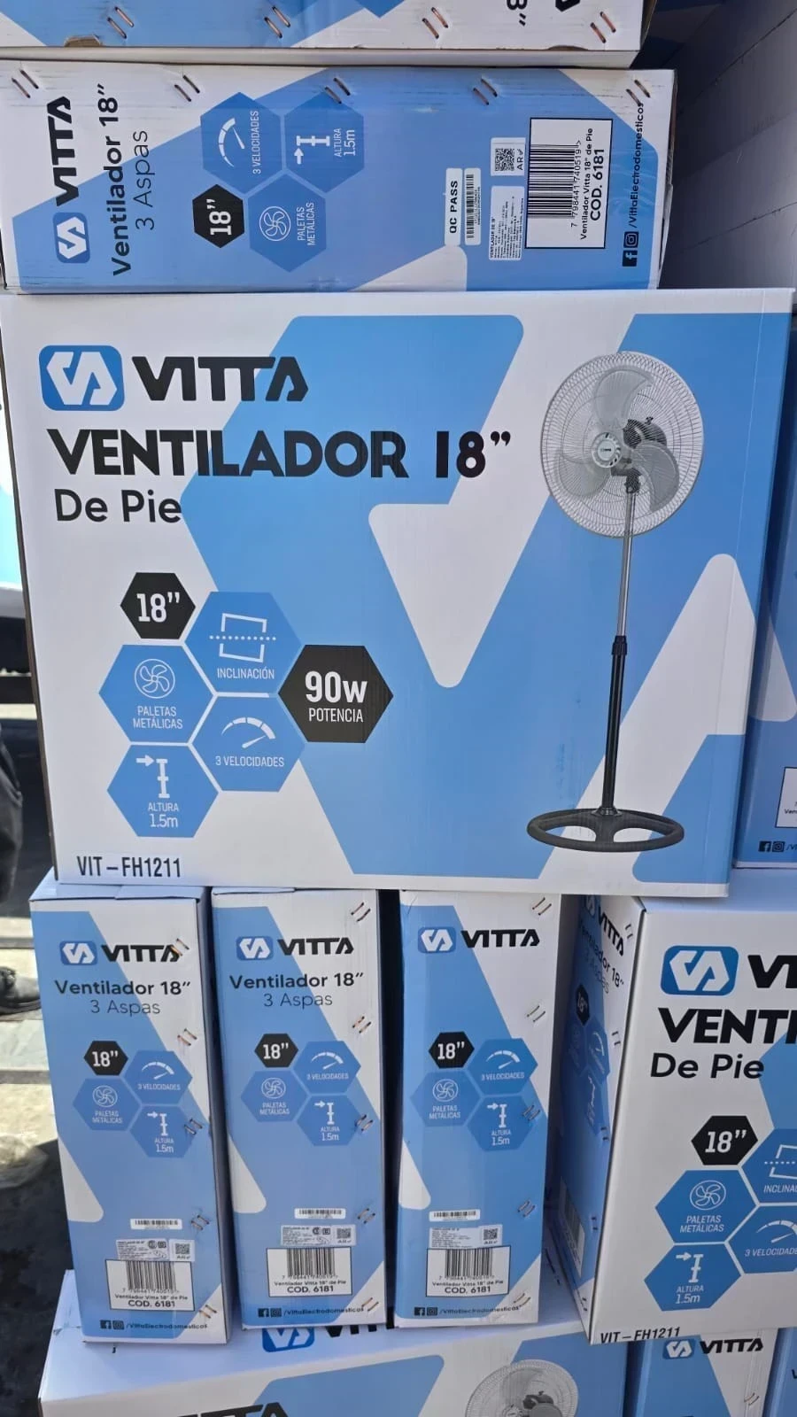 VENTILADOR DE PIE VITTA 18" 90W