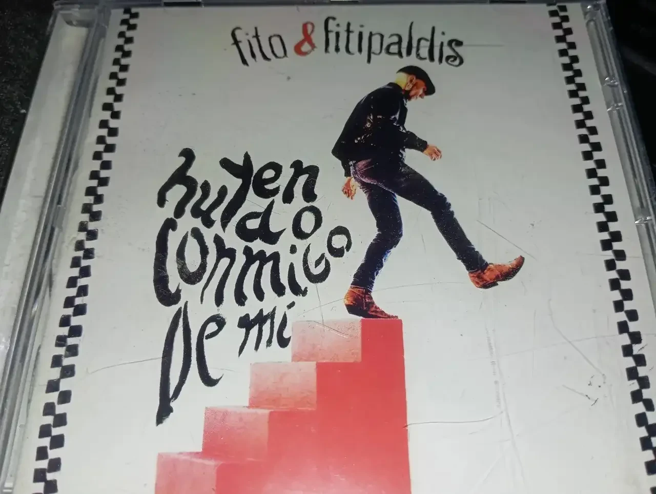 Fito & Fitipaldis - Huyendo Conmigo De Mi (ARGENTINA)