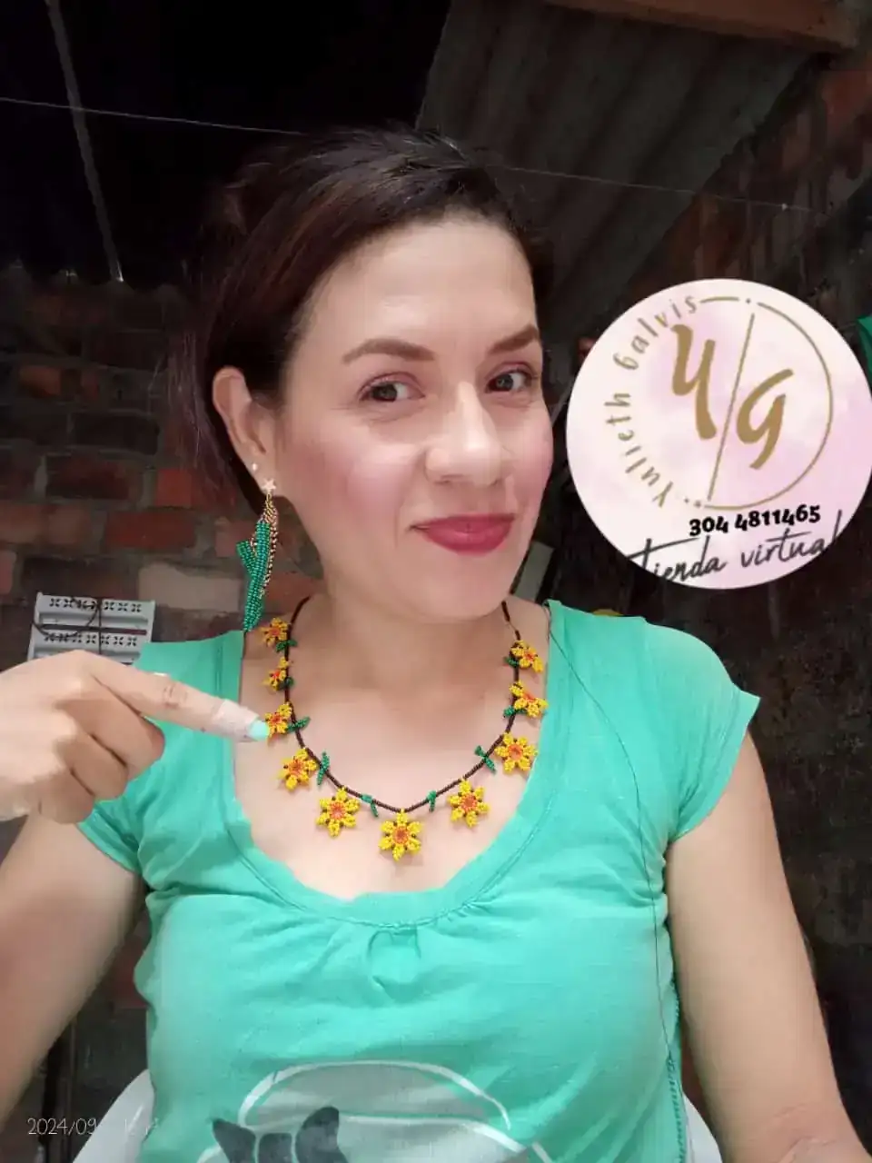 COLLAR EN MOSTACILLA Y ARETES EN 3D 2