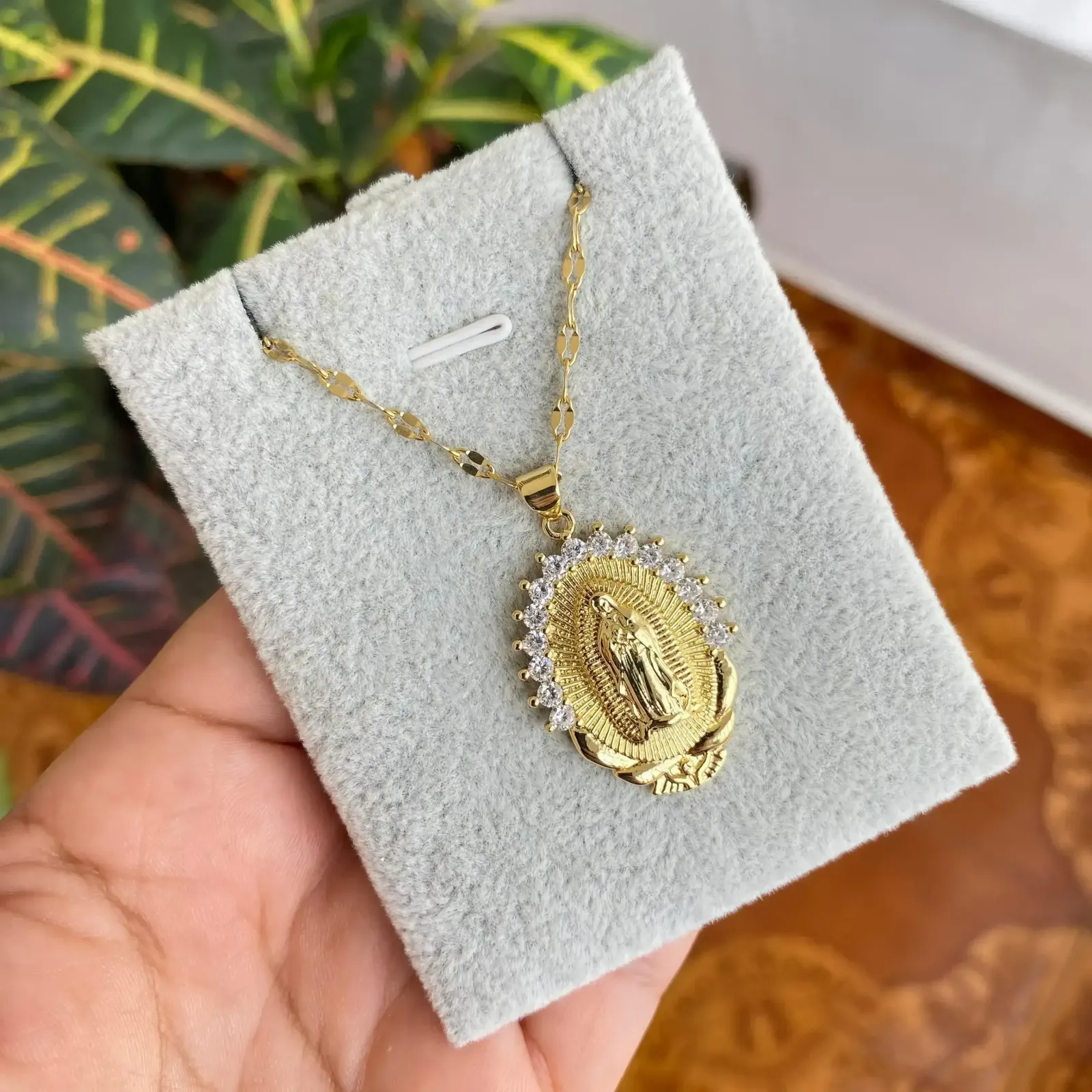Cadena Y Dije En Acero Con Piedra Circon De Virgen De Guadalupe Piedras Blancas 2