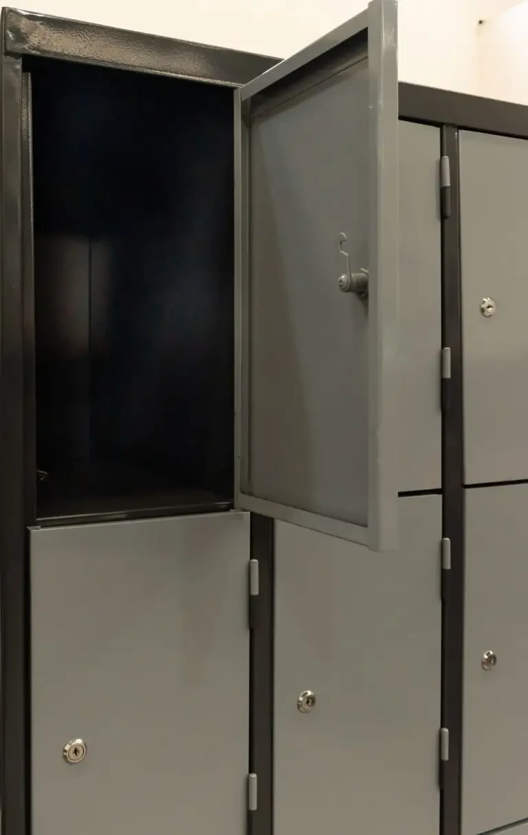 Locker de 8 puertas  2