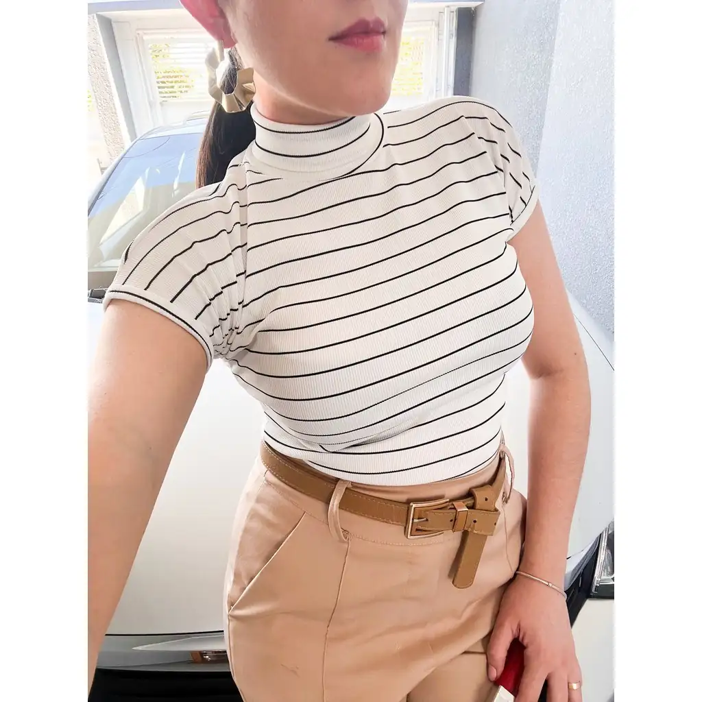 Blusa Canelada Gola Alta 2