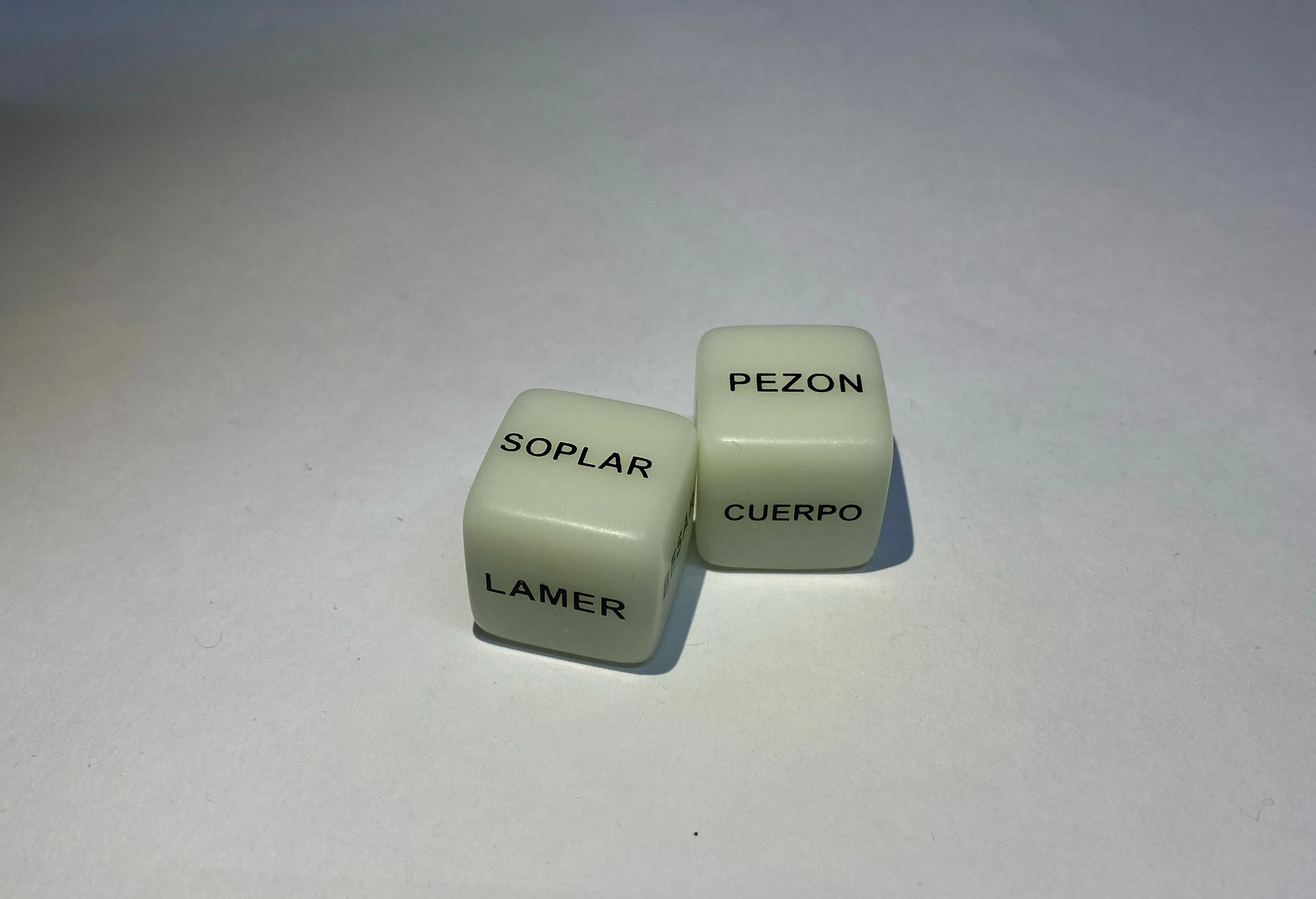 Dados en español
