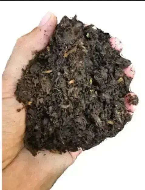 Compost 25 L / 12 kg. 4