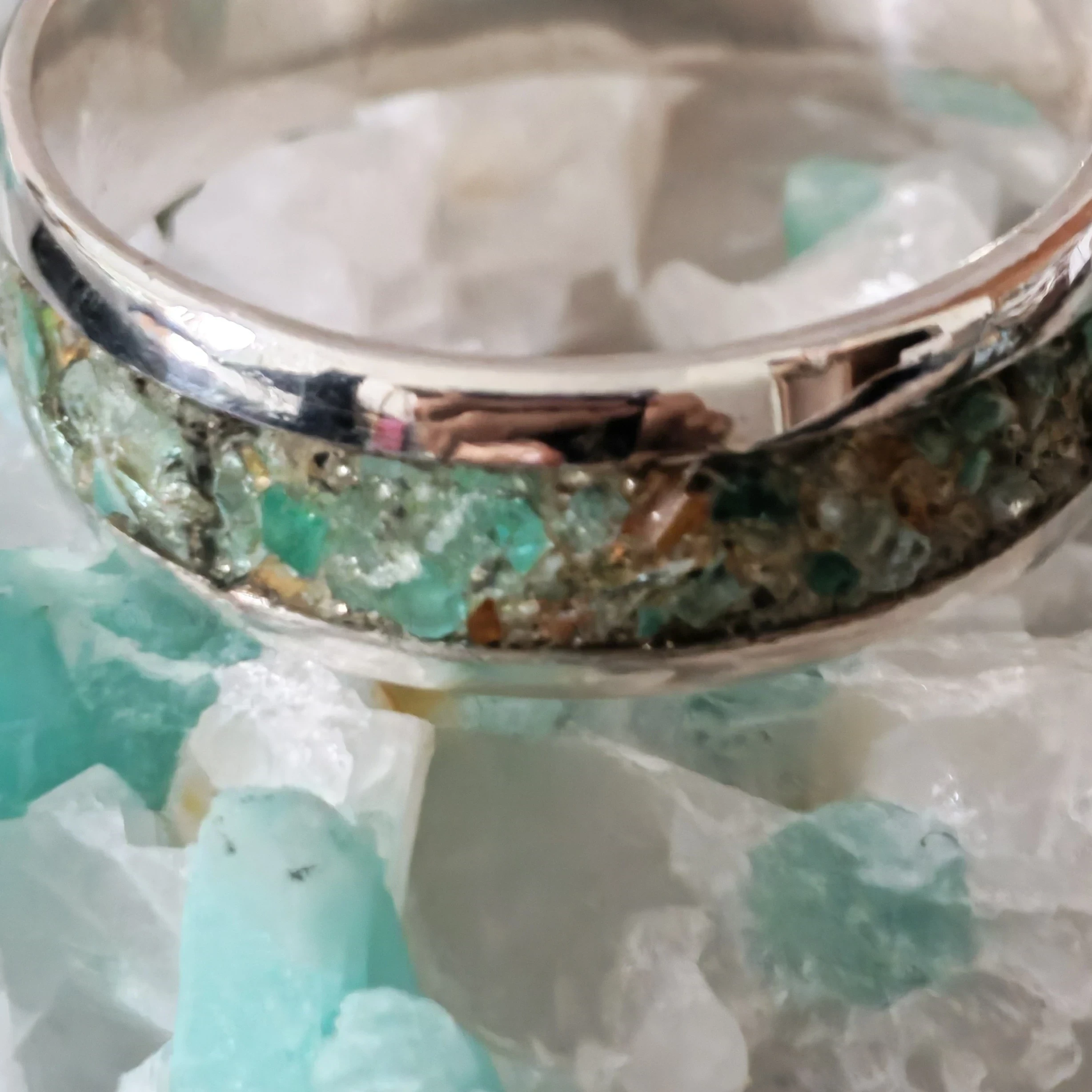 Anillo en plata 950 con Esmeraldas y Cuarzos Rutilados  3
