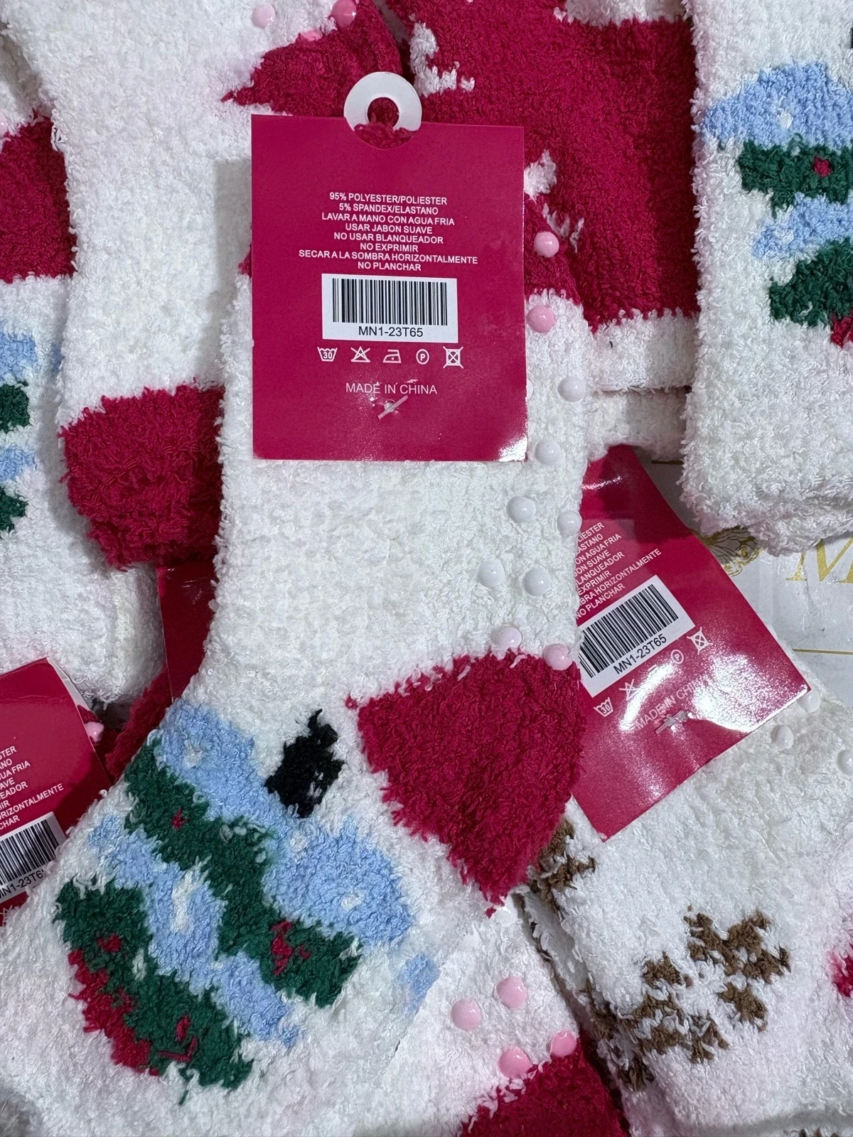 Docena de calcetas afelpadas  infantiles navideños  4