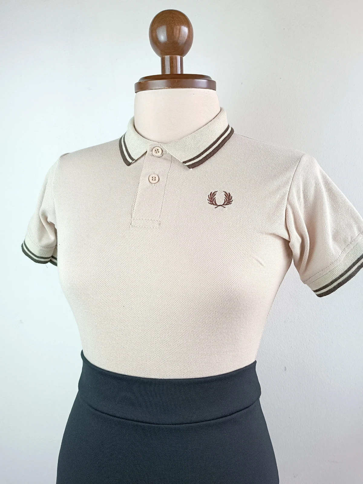 Camisa polo mujer beige con cafe 