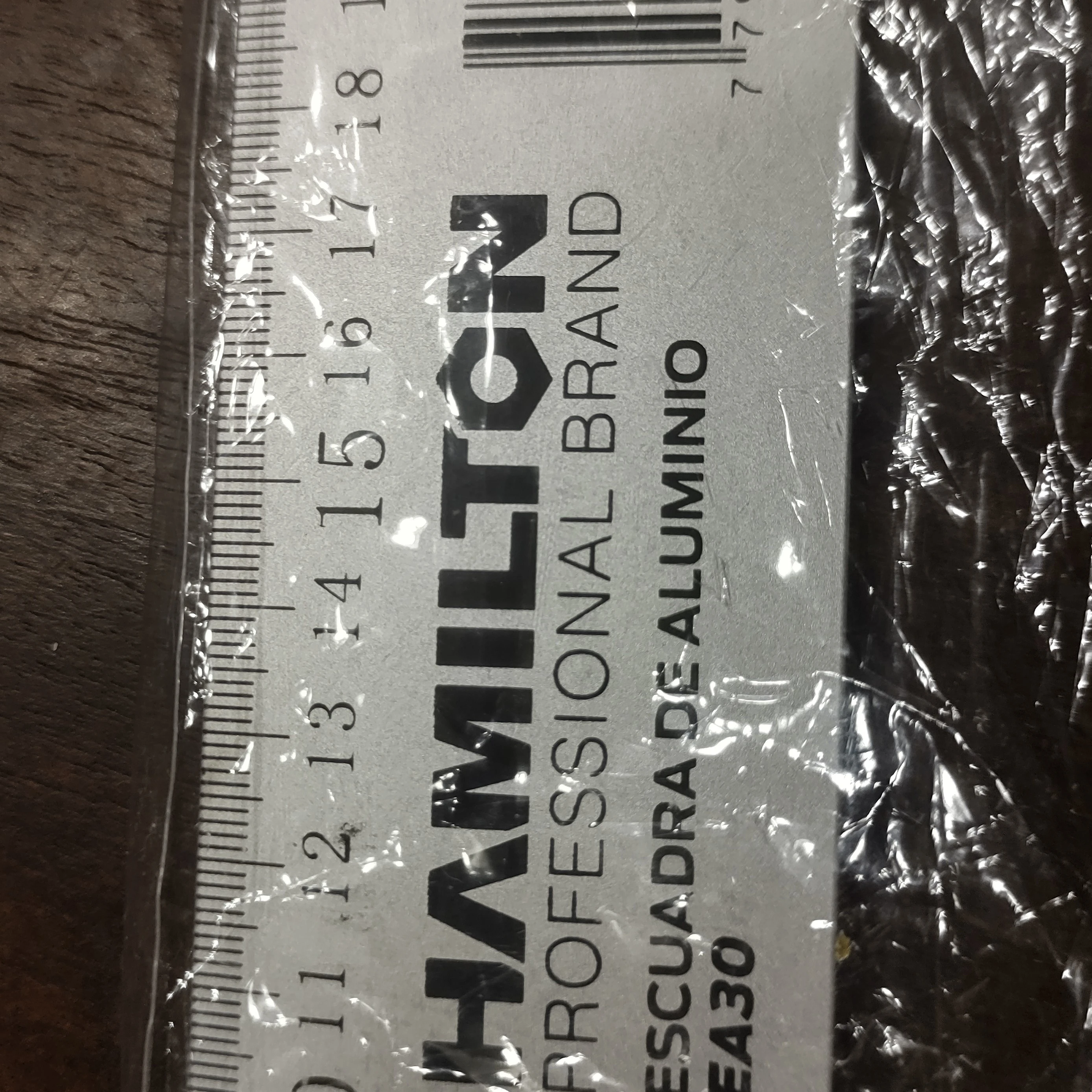 ESCUADRA ALUMINIO 30CM 2