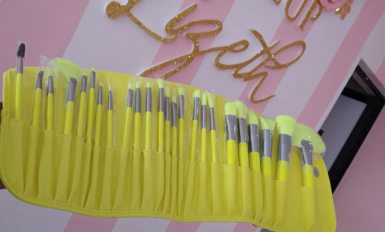 Brochas amarillo neon 5