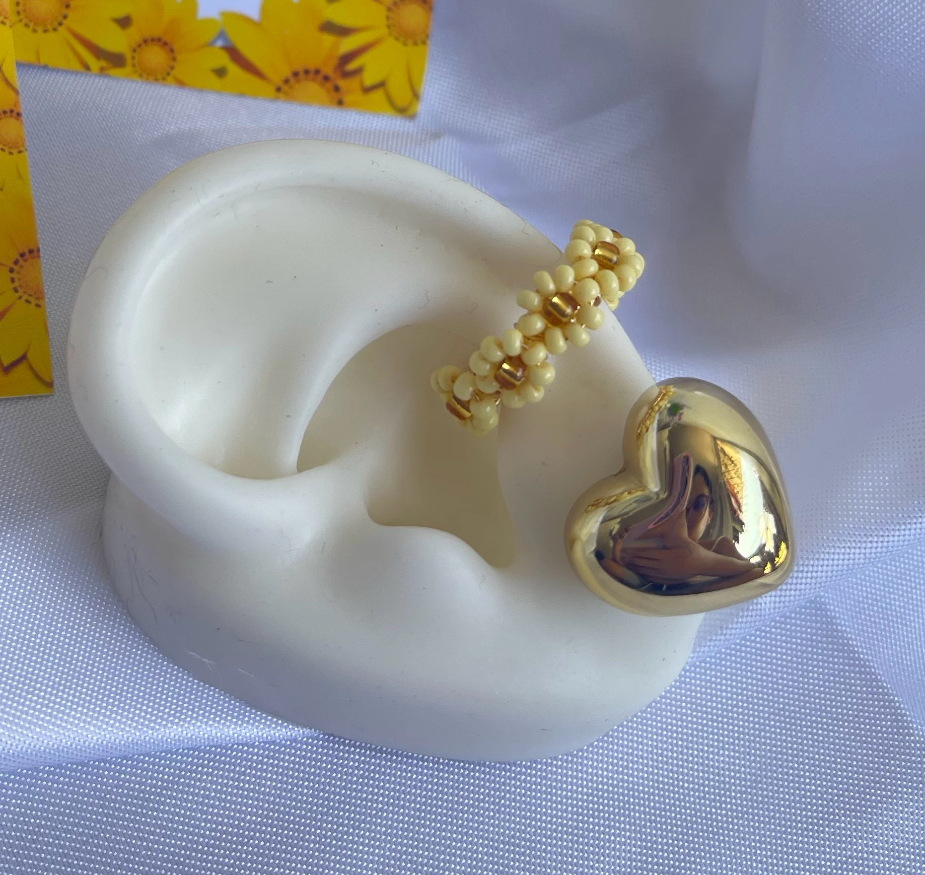 EARCUFF FLORES AMARILLAS