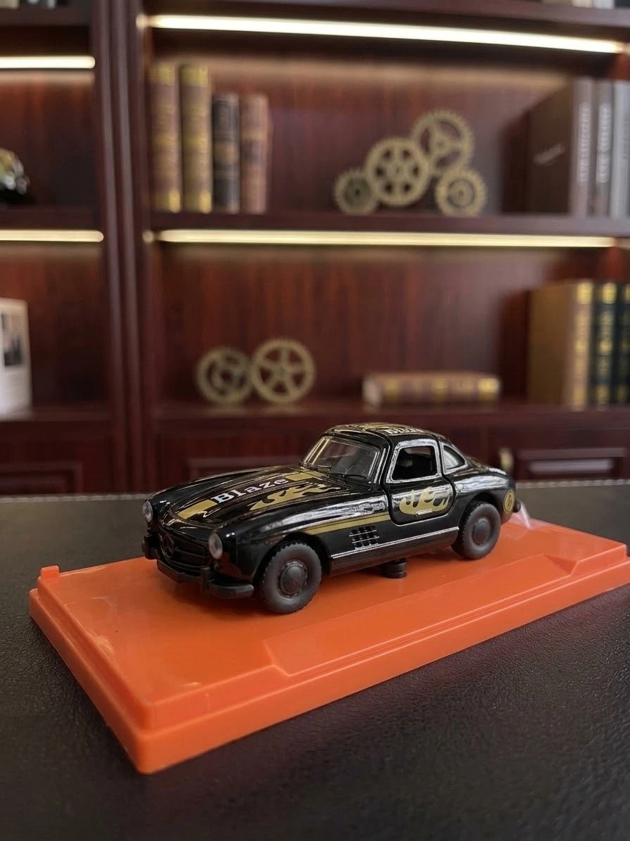 Auto de coleccion con estuche de acrilico. 4 modelos diferentes  6