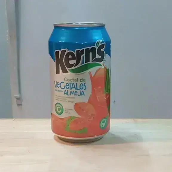 Jugo Kerns de vegetales con almeja 