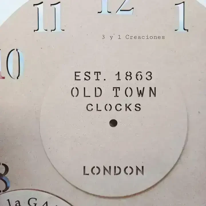 RELOJ CON CENTRO CALADO 3