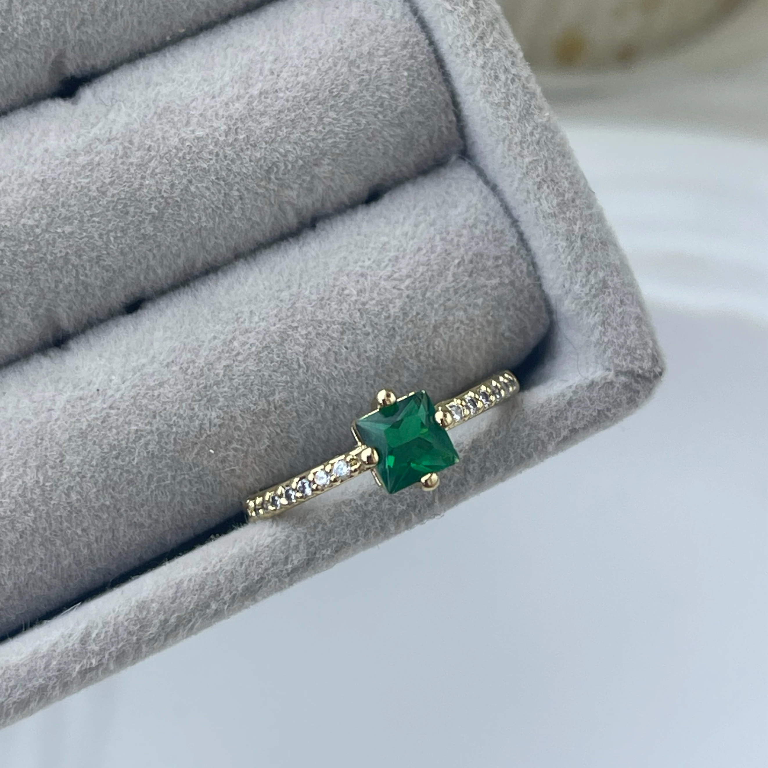 ANILLO ESMERALDA