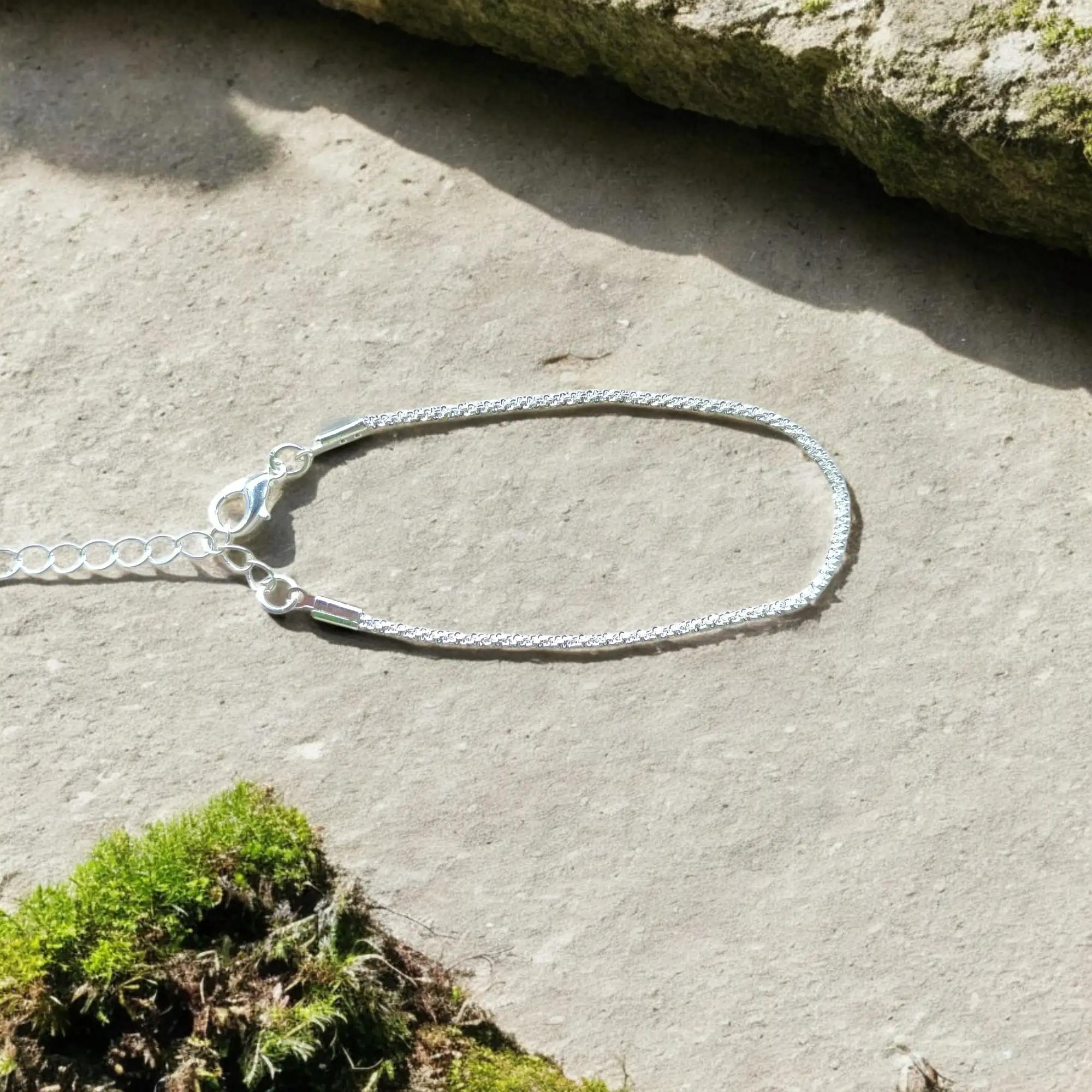 Pulsera plateada brillante 