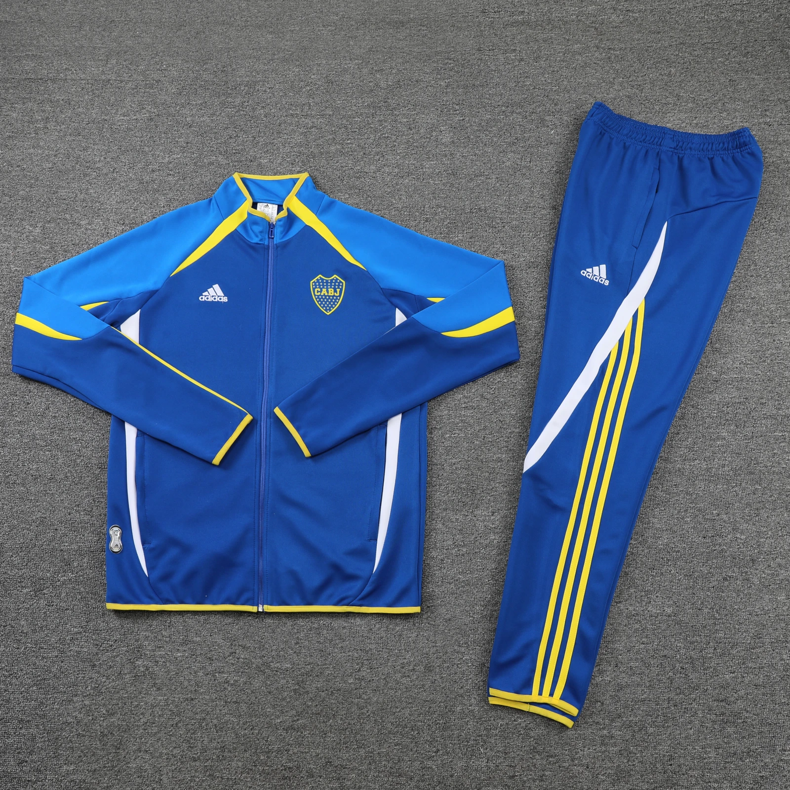 BUZO DEPORTIVO DE PRESENTACION DE BOCA JUNIOR 3